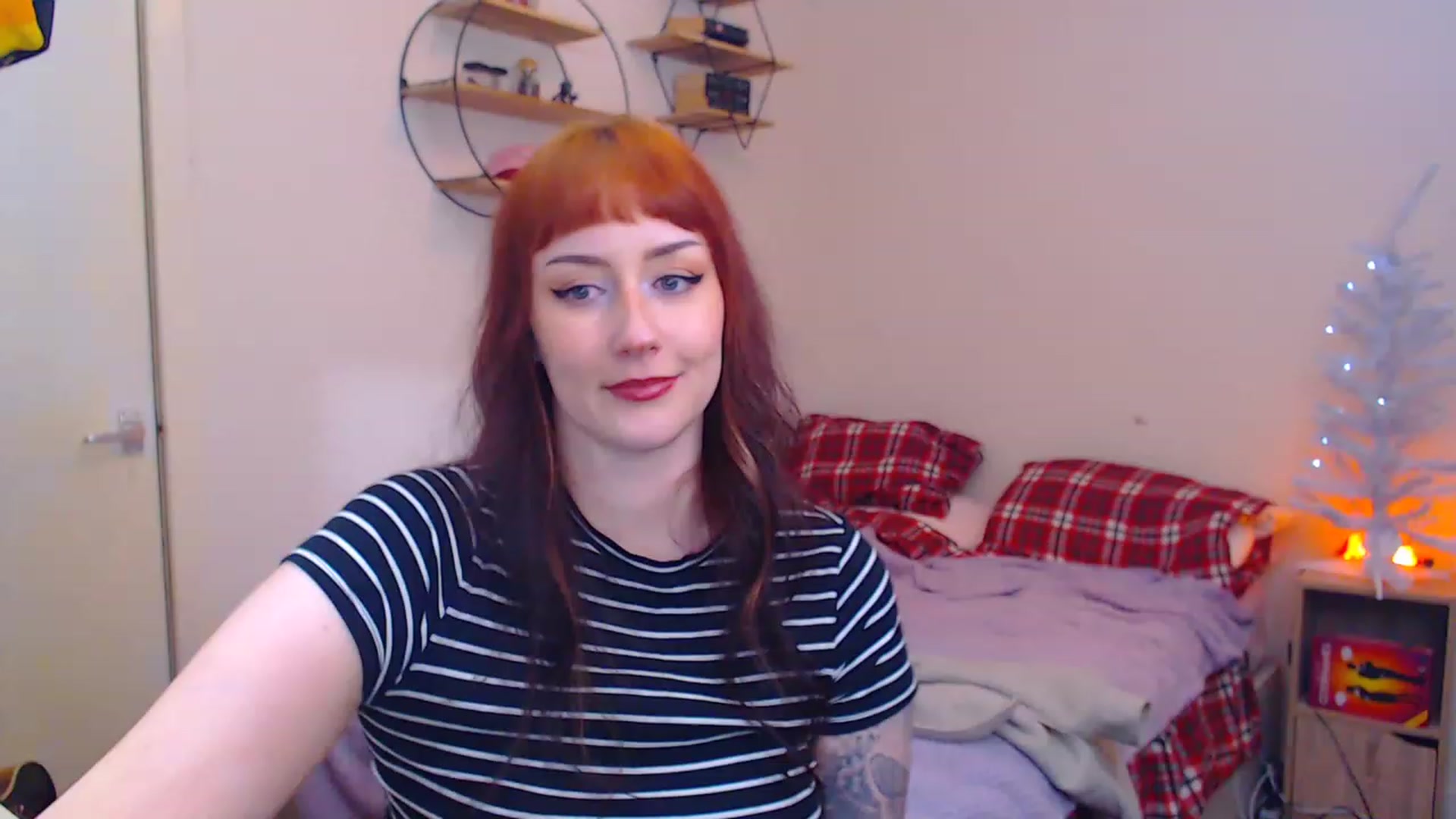 Gallery image thumbnail from MsXpertease's myfreecams stream on, 12/21/2022, 08:22 image 6 of 20