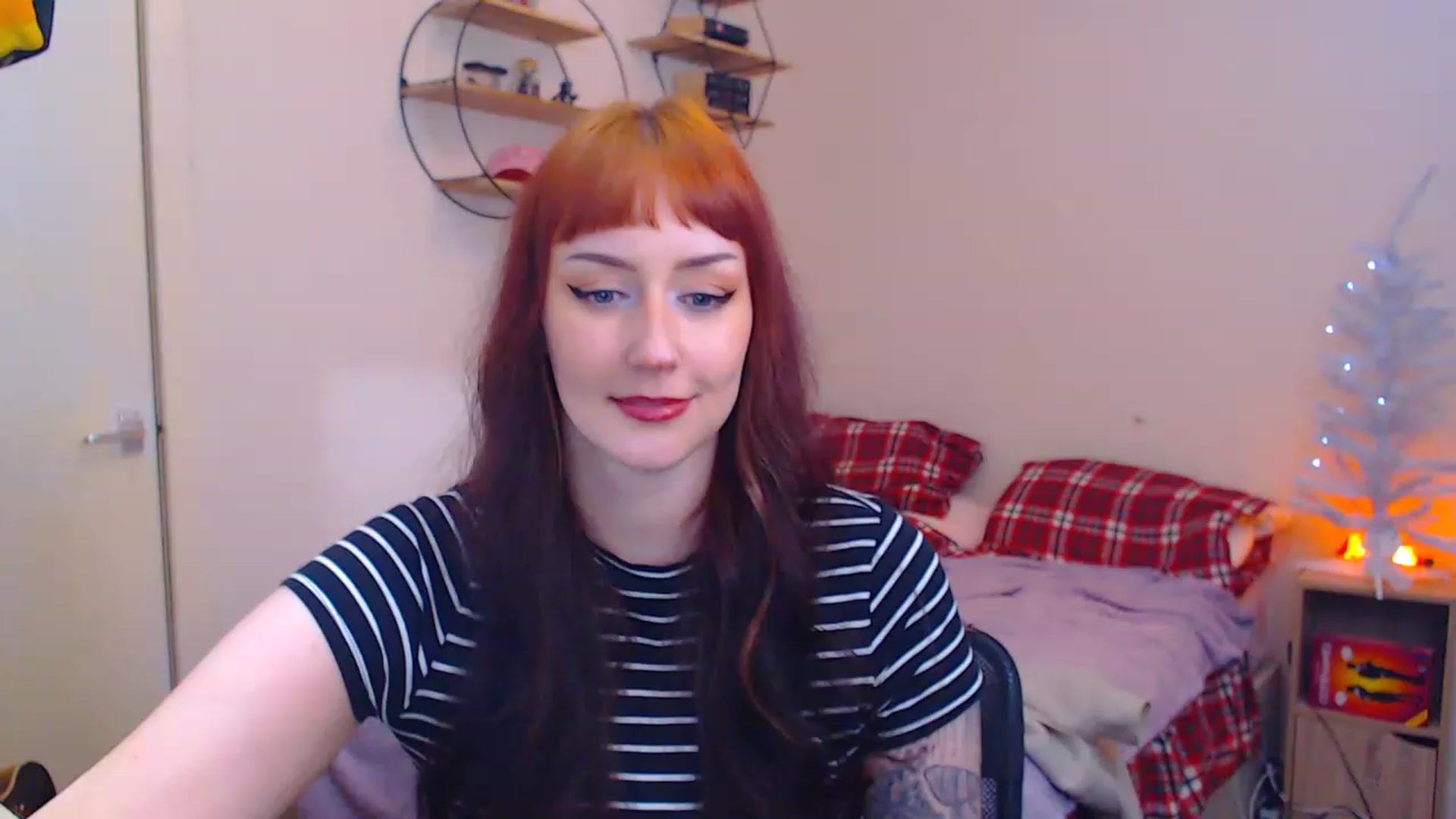Gallery image thumbnail from MsXpertease's myfreecams stream on, 12/21/2022, 08:22 image 11 of 20