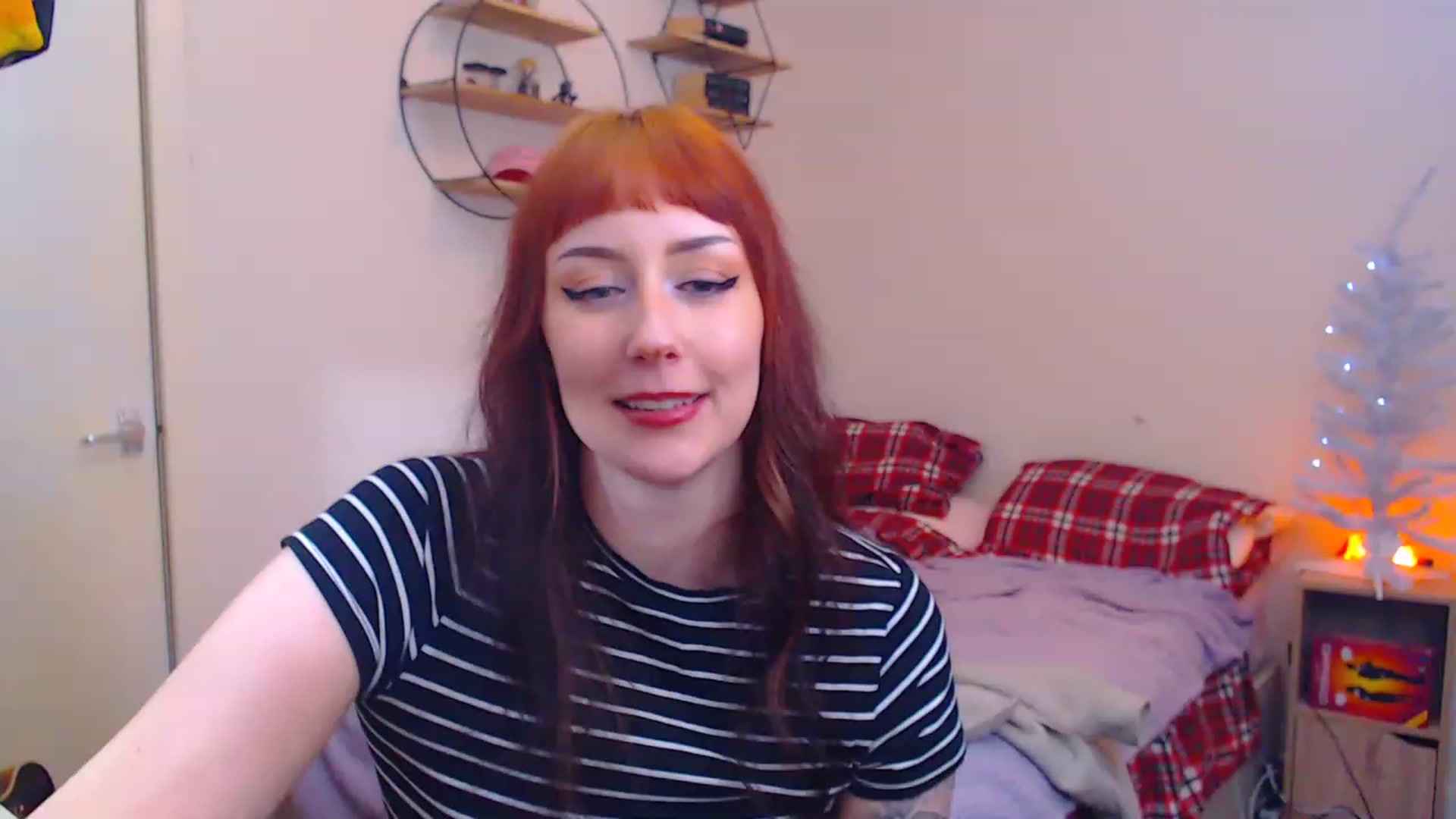 Gallery image thumbnail from MsXpertease's myfreecams stream on, 12/21/2022, 08:22 image 8 of 20