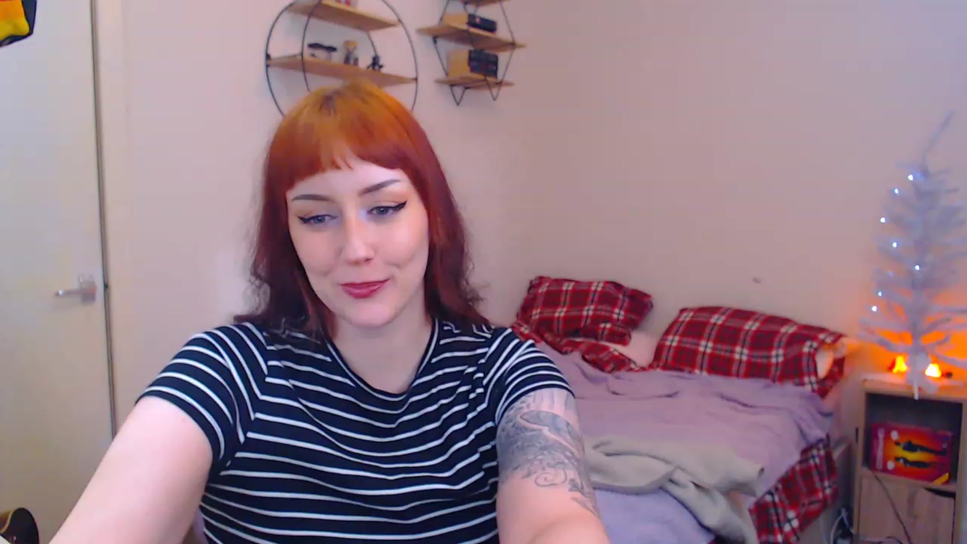 Gallery image thumbnail from MsXpertease's myfreecams stream on, 12/21/2022, 08:22 image 17 of 20