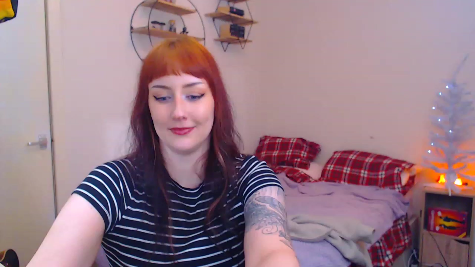 Gallery image thumbnail from MsXpertease's myfreecams stream on, 12/21/2022, 08:22 image 4 of 20