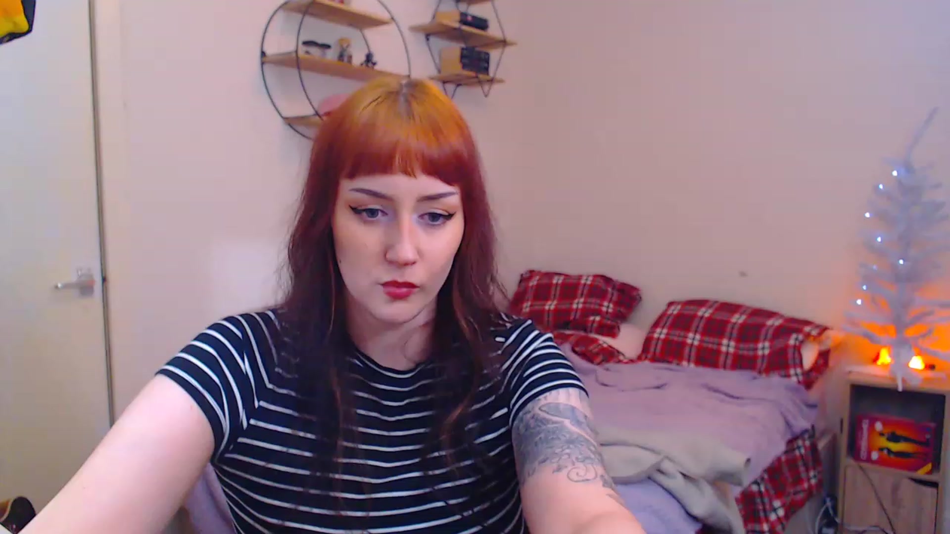 Gallery image thumbnail from MsXpertease's myfreecams stream on, 12/21/2022, 08:22 image 7 of 20