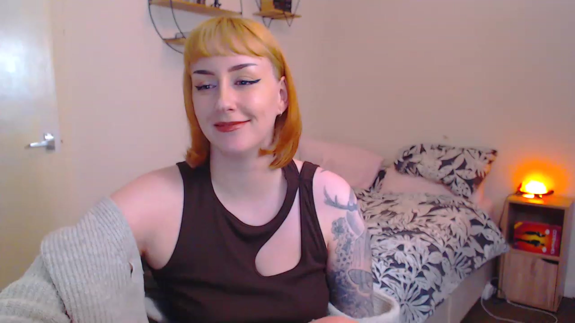 Gallery image thumbnail from MsXpertease's myfreecams stream on, 03/10/2023, 10:36 image 12 of 20