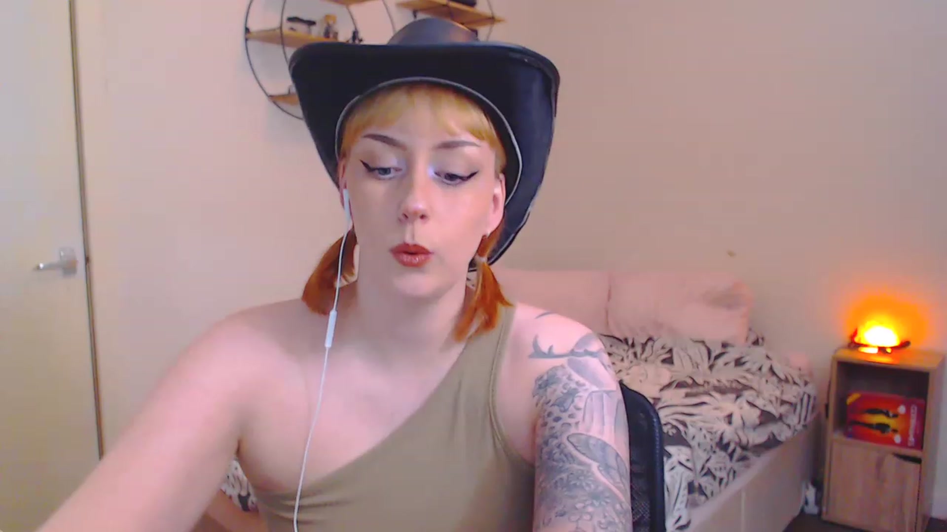 Gallery image thumbnail from MsXpertease's myfreecams stream on, 03/11/2023, 09:30 image 15 of 20