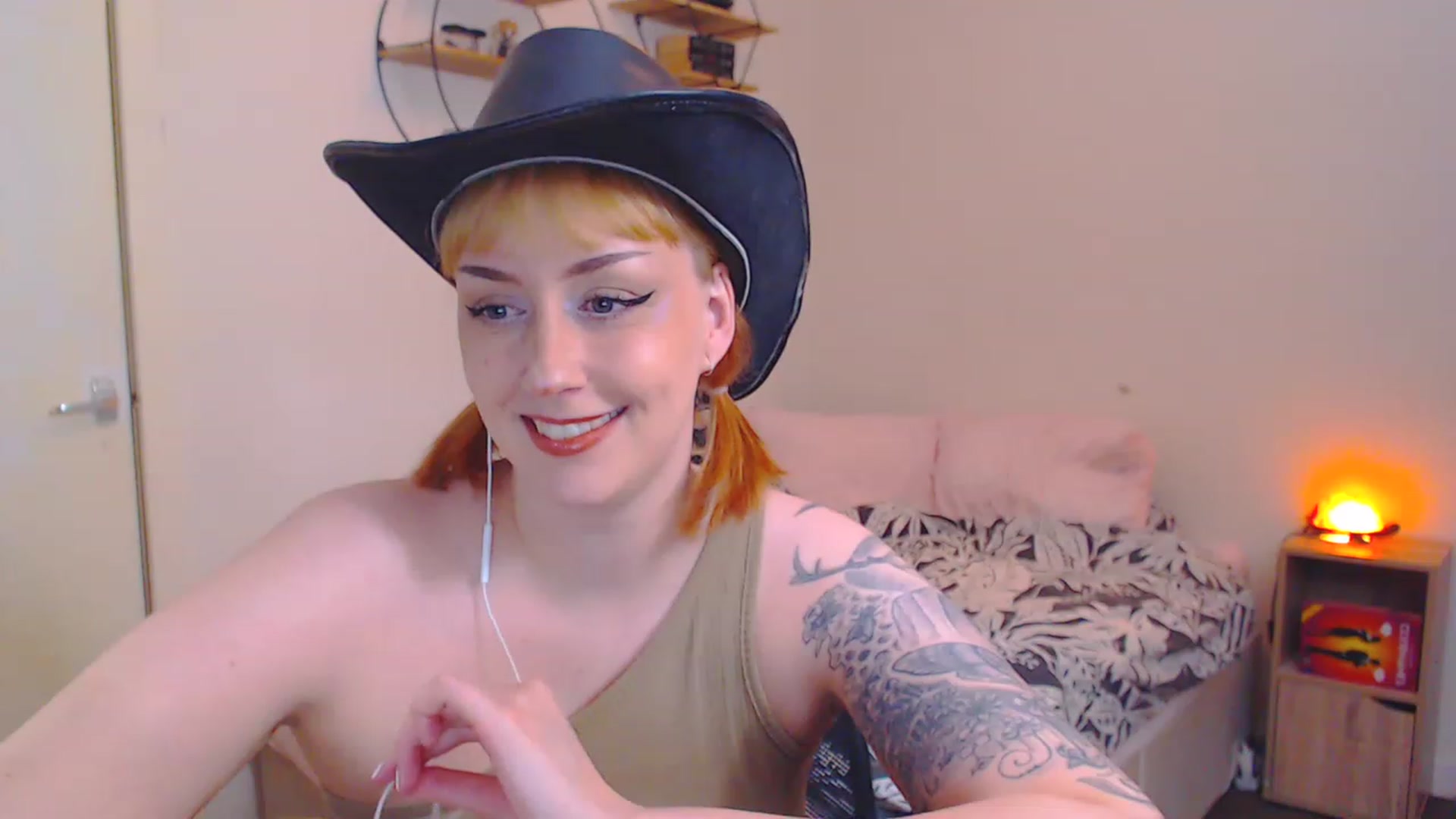 Gallery image thumbnail from MsXpertease's myfreecams stream on, 03/11/2023, 09:30 image 17 of 20