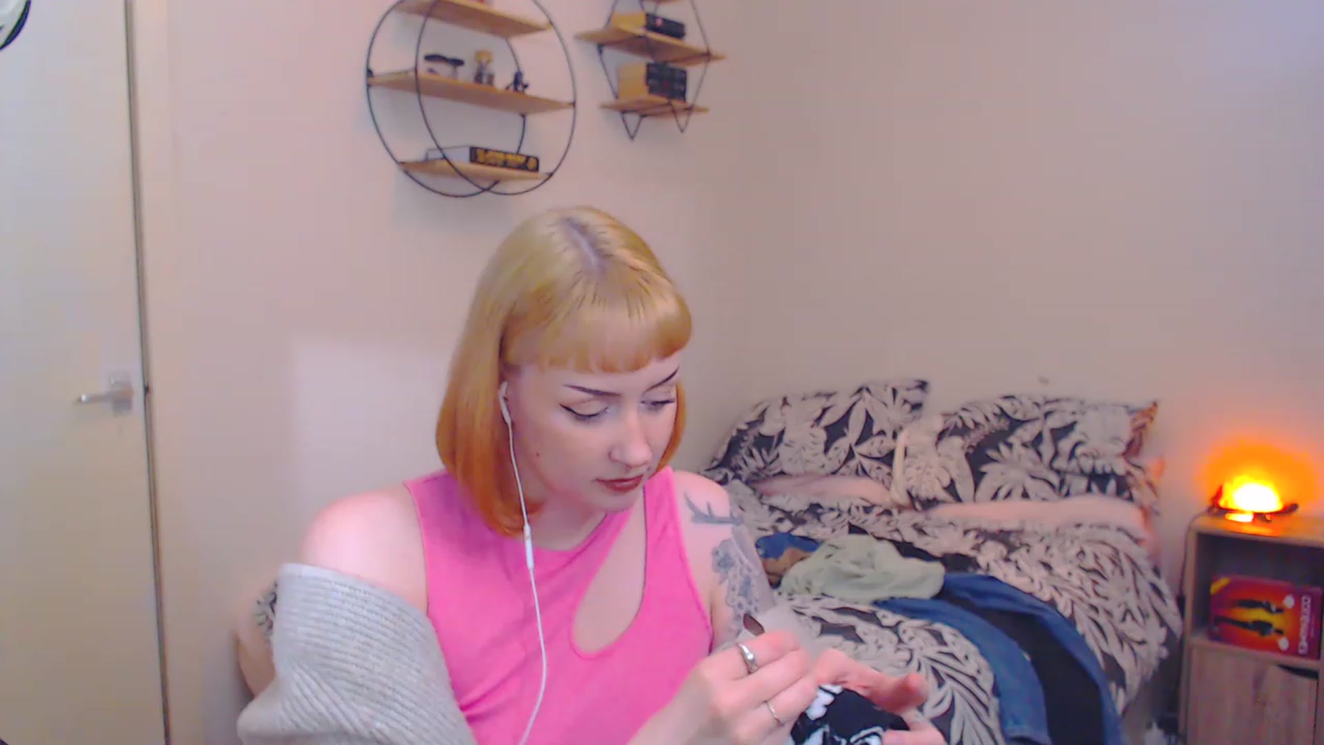 Gallery image thumbnail from MsXpertease's myfreecams stream on, 03/13/2023, 12:03 image 8 of 20