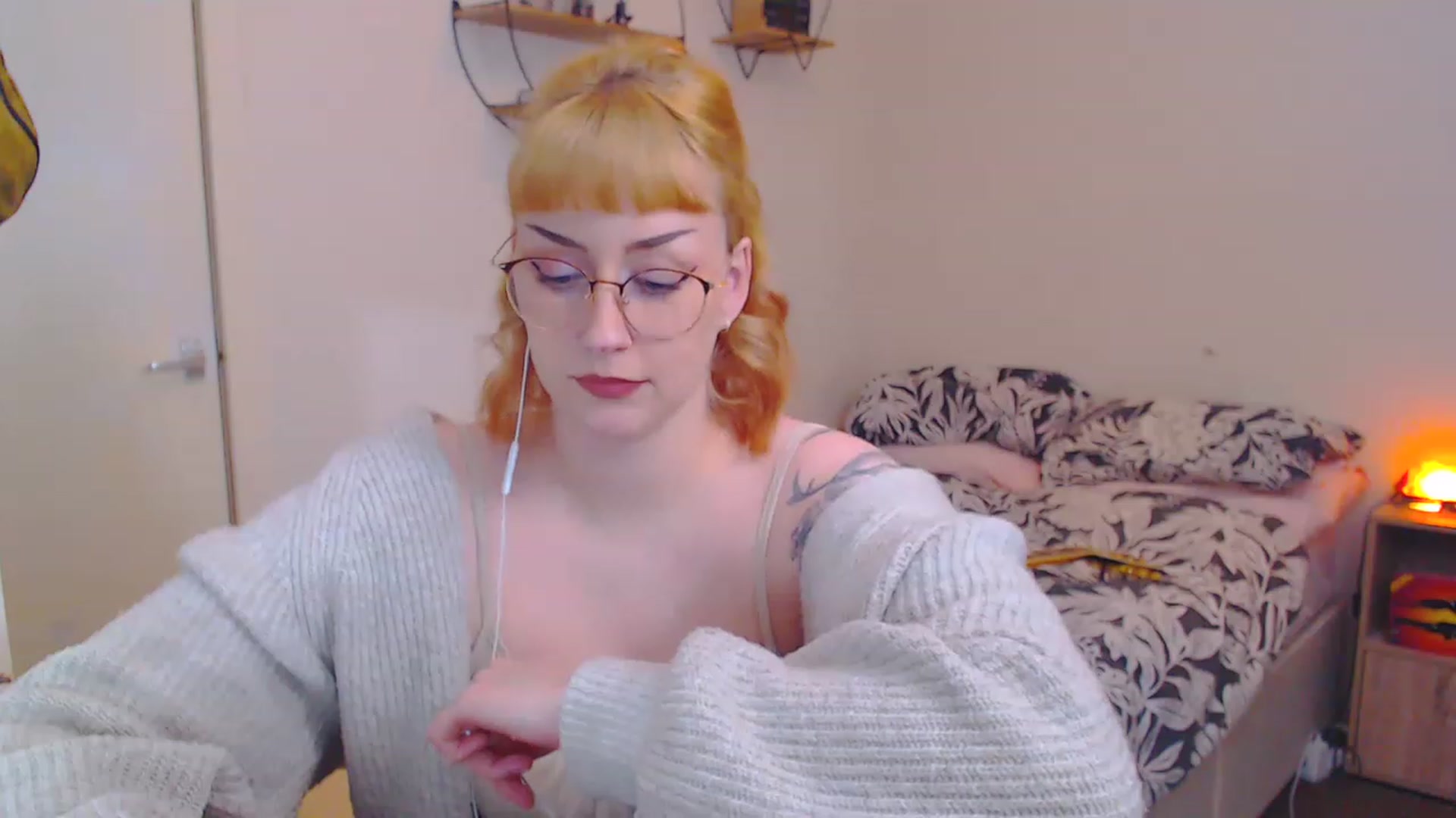 Gallery image thumbnail from MsXpertease's myfreecams stream on, 03/15/2023, 10:37 image 7 of 20