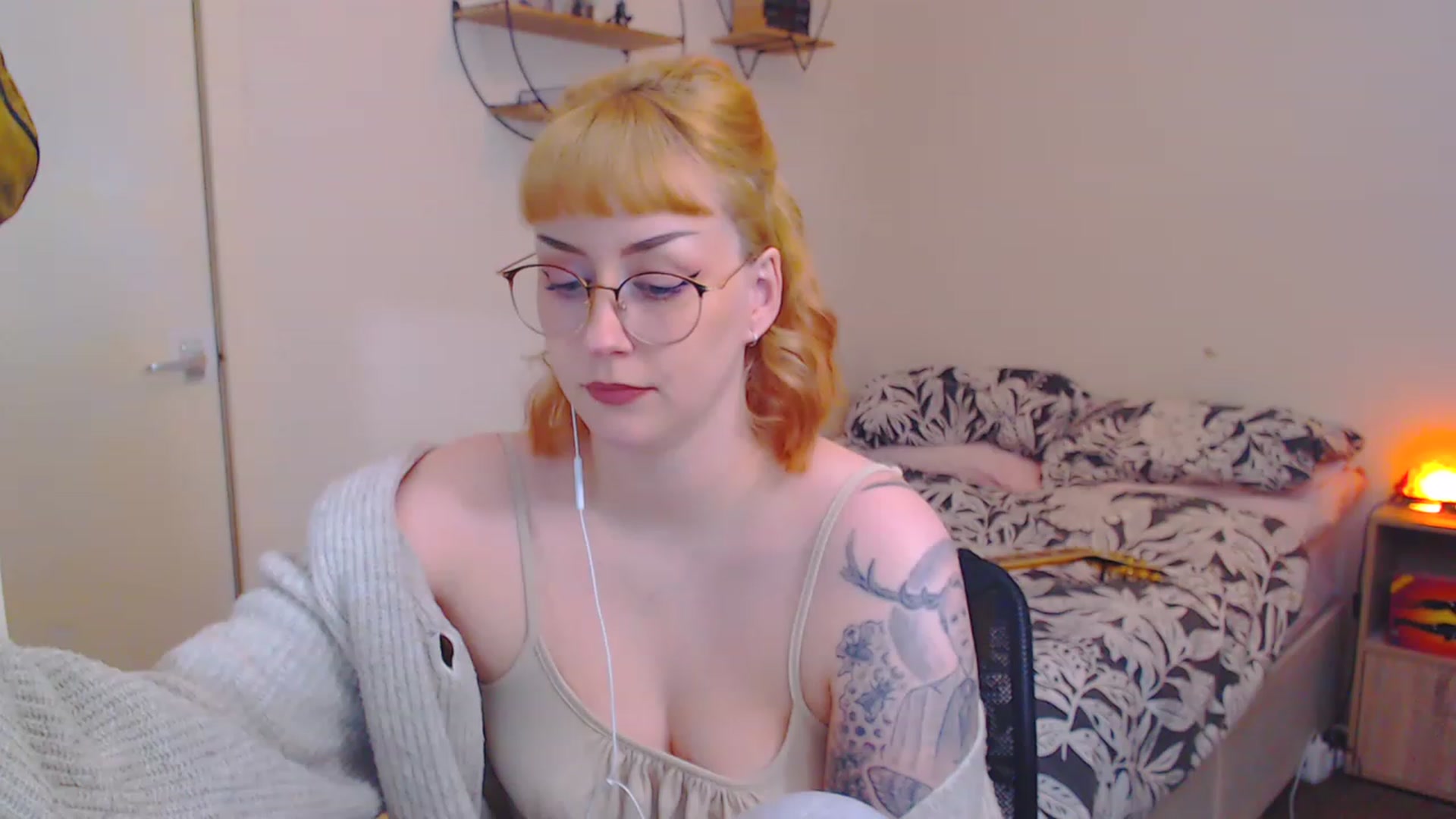 Gallery image thumbnail from MsXpertease's myfreecams stream on, 03/15/2023, 10:37 image 8 of 20