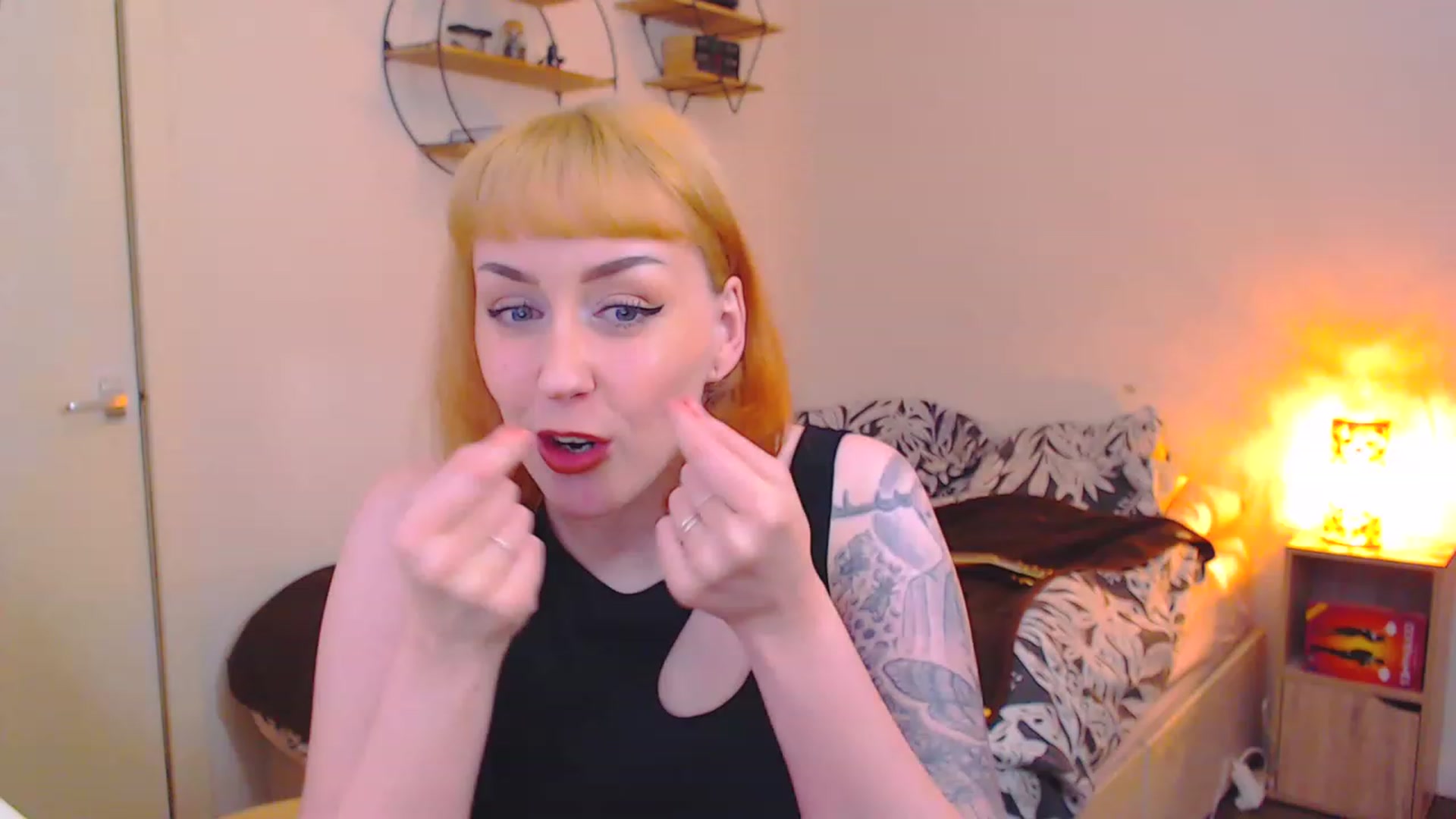 Gallery image thumbnail from MsXpertease's myfreecams stream on, 03/18/2023, 18:28 image 11 of 20