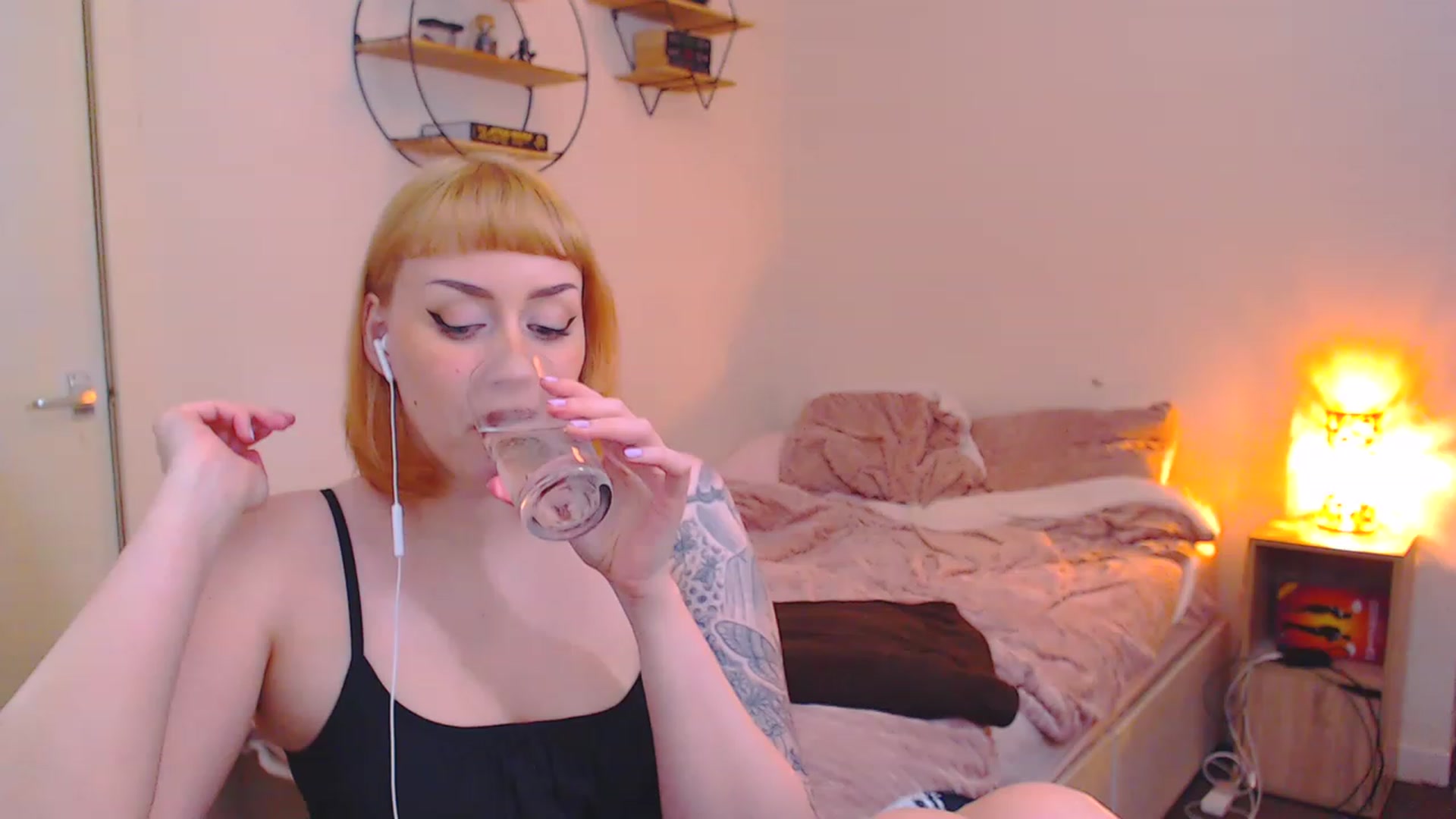 Gallery image thumbnail from MsXpertease's myfreecams stream on, 03/20/2023, 20:01 image 3 of 20