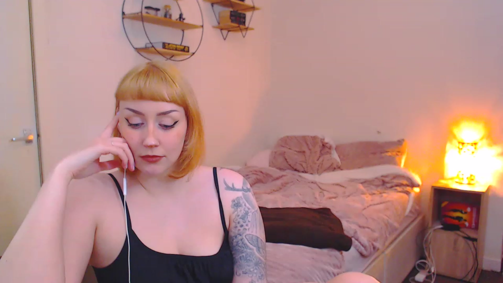 Gallery image thumbnail from MsXpertease's myfreecams stream on, 03/20/2023, 20:01 image 16 of 20