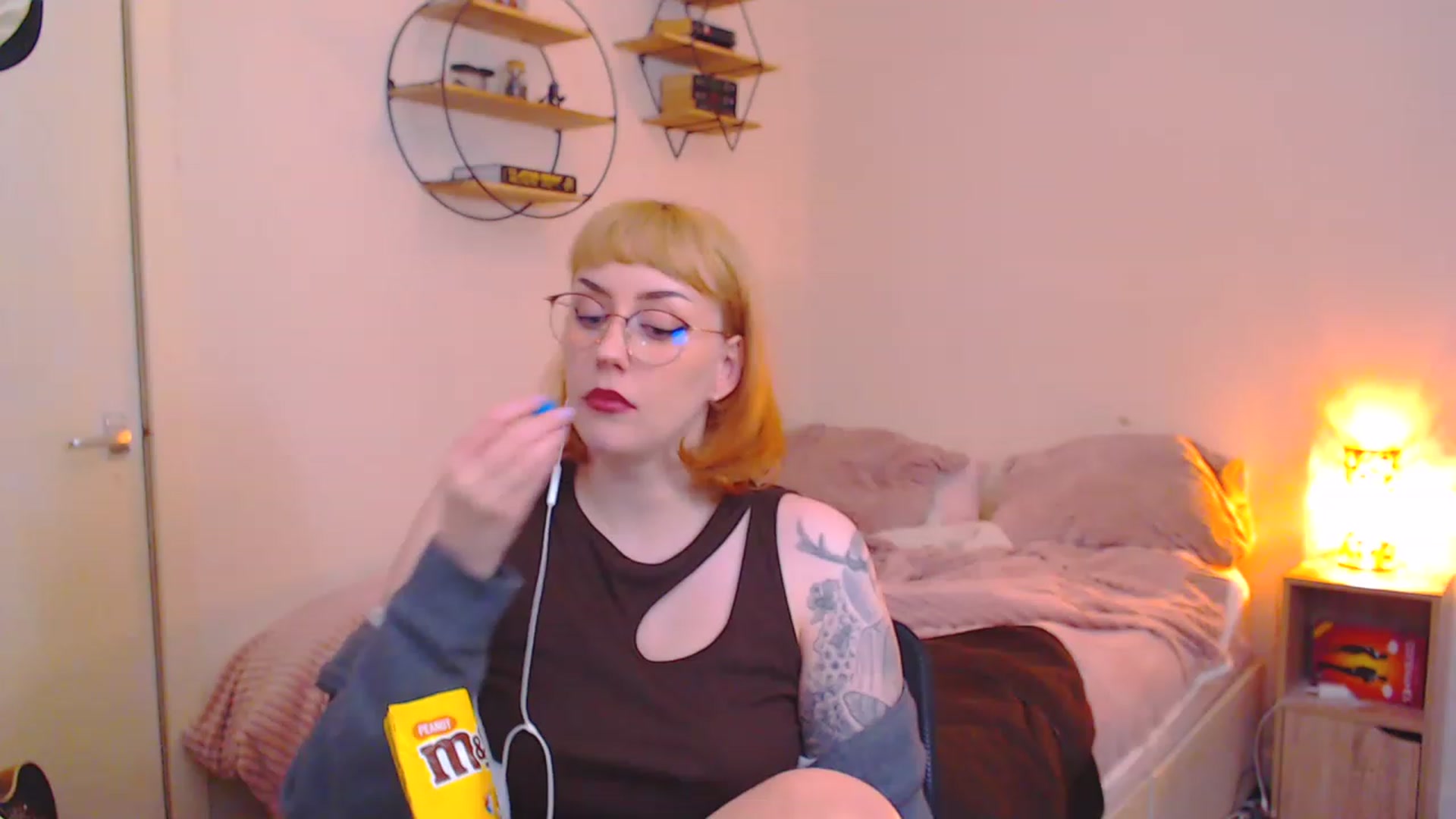 Gallery image thumbnail from MsXpertease's myfreecams stream on, 03/22/2023, 16:01 image 13 of 20