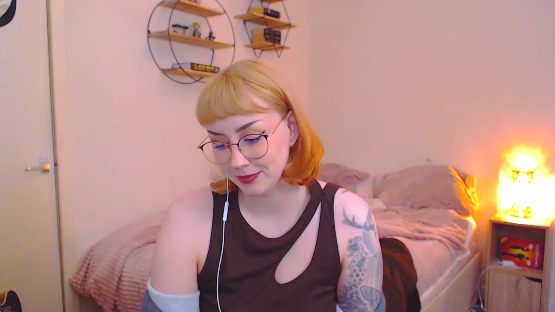 Gallery image thumbnail from MsXpertease's myfreecams stream on, 03/22/2023, 16:01 image 16 of 20