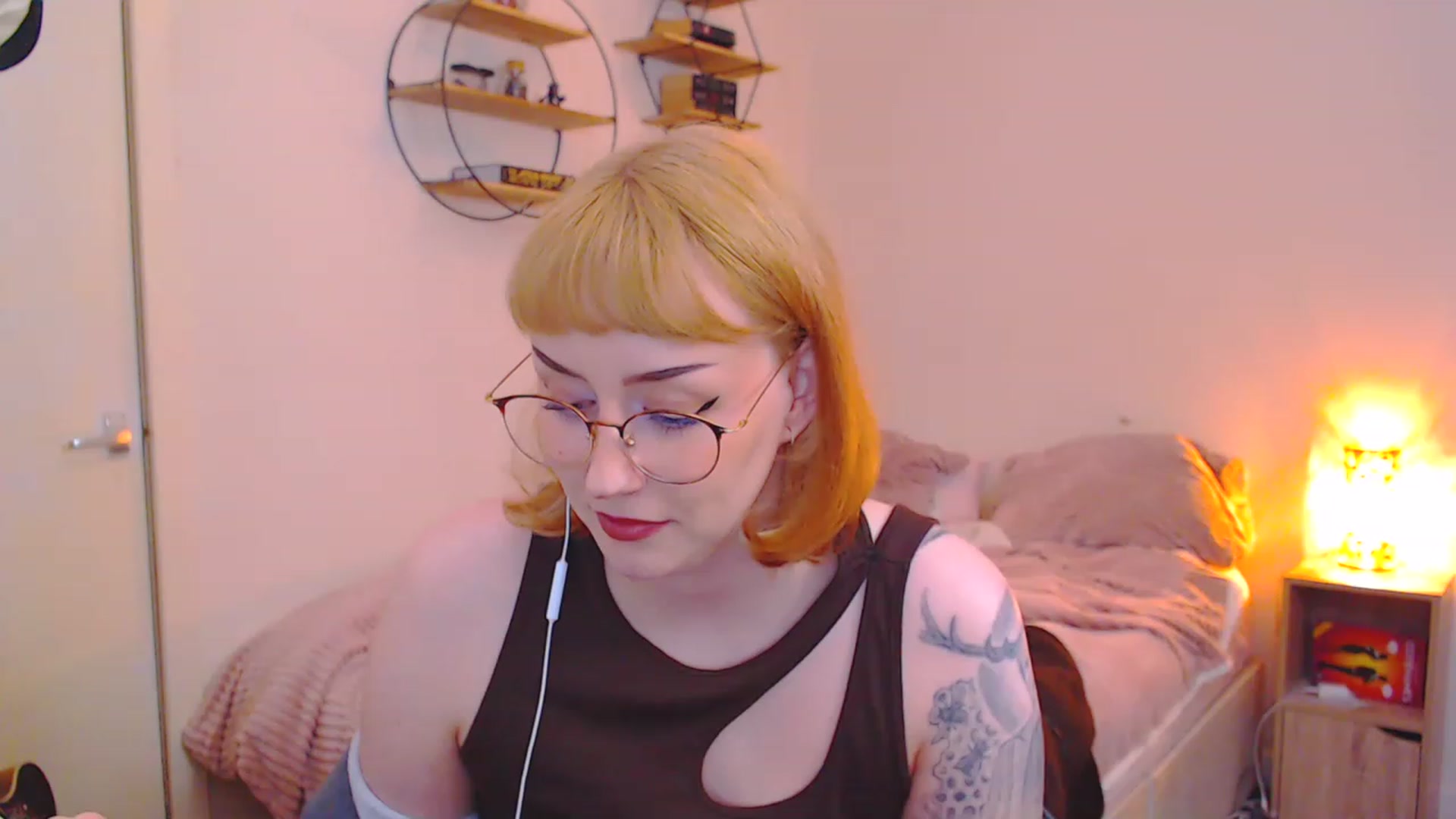 Gallery image thumbnail from MsXpertease's myfreecams stream on, 03/22/2023, 16:01 image 18 of 20