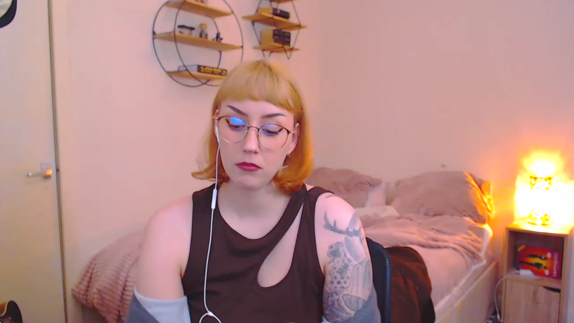 Gallery image thumbnail from MsXpertease's myfreecams stream on, 03/22/2023, 16:01 image 12 of 20