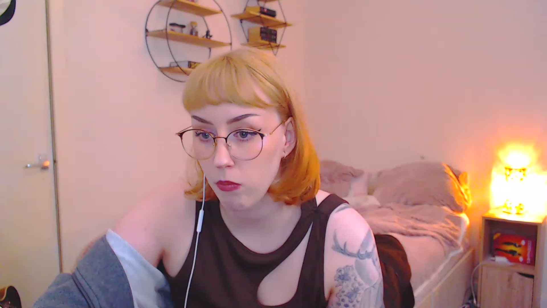 Gallery image thumbnail from MsXpertease's myfreecams stream on, 03/22/2023, 16:01 image 14 of 20