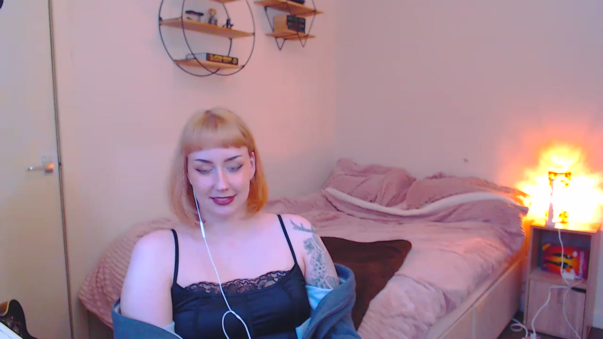 Gallery image thumbnail from MsXpertease's myfreecams stream on, 03/23/2023, 18:19 image 15 of 20