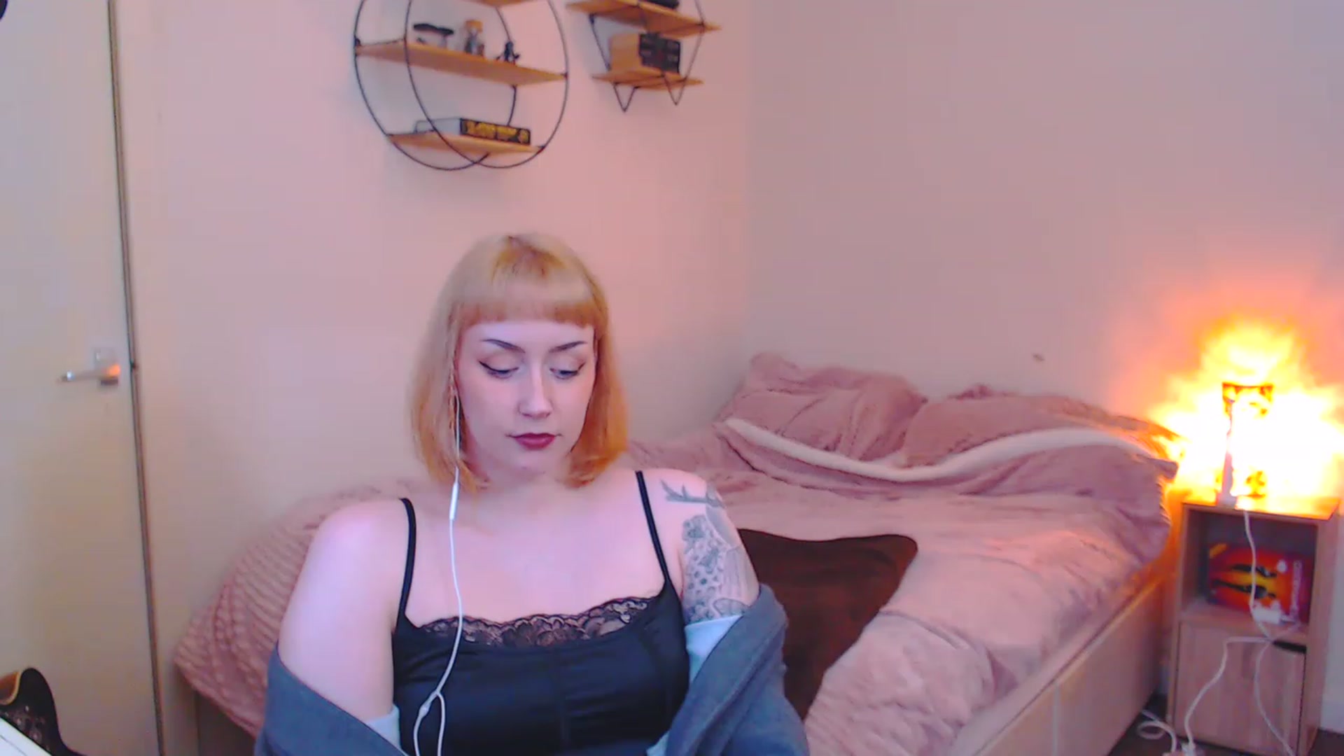 Gallery image thumbnail from MsXpertease's myfreecams stream on, 03/23/2023, 18:19 image 13 of 20