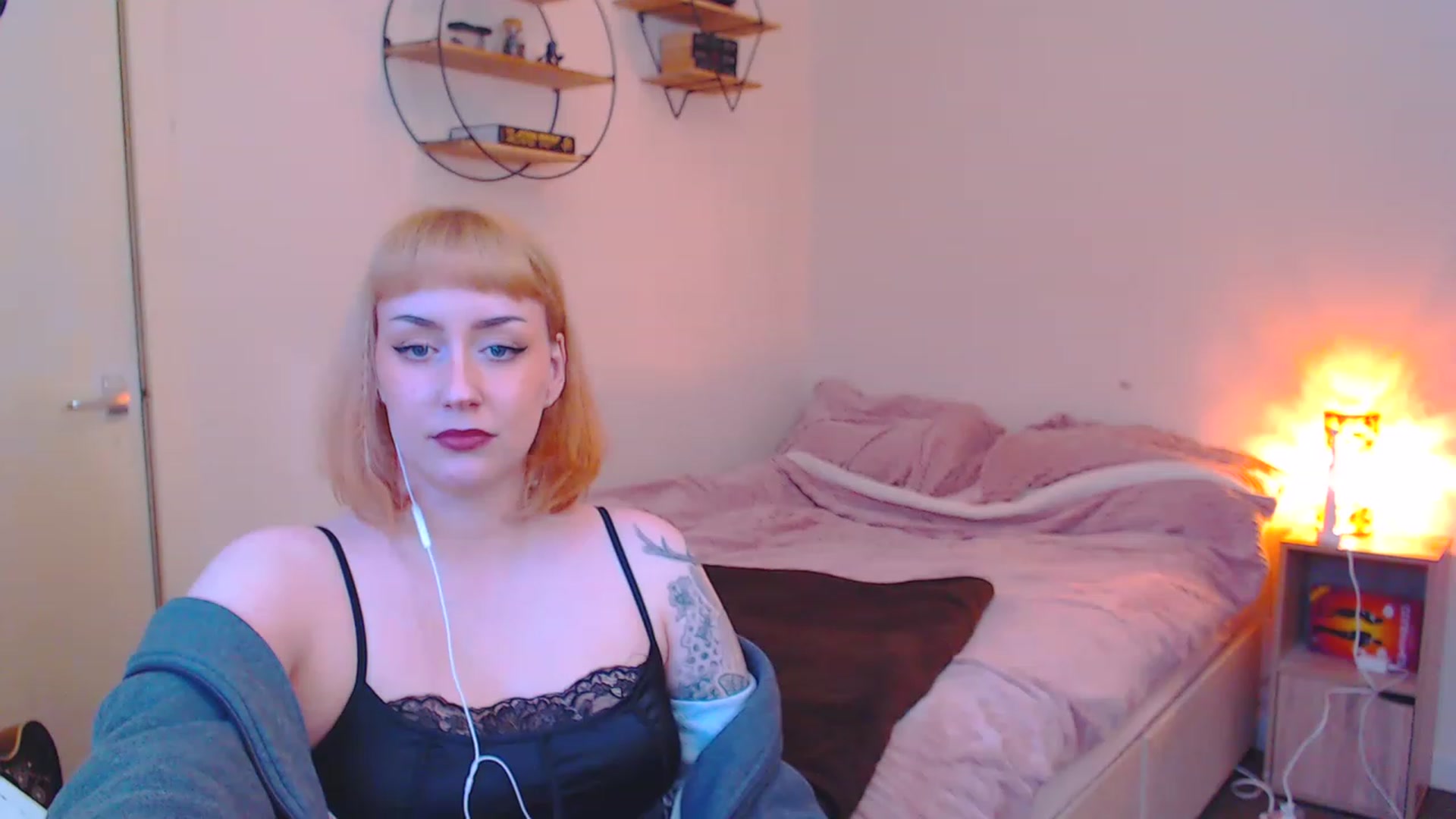 Gallery image thumbnail from MsXpertease's myfreecams stream on, 03/23/2023, 18:19 image 17 of 20