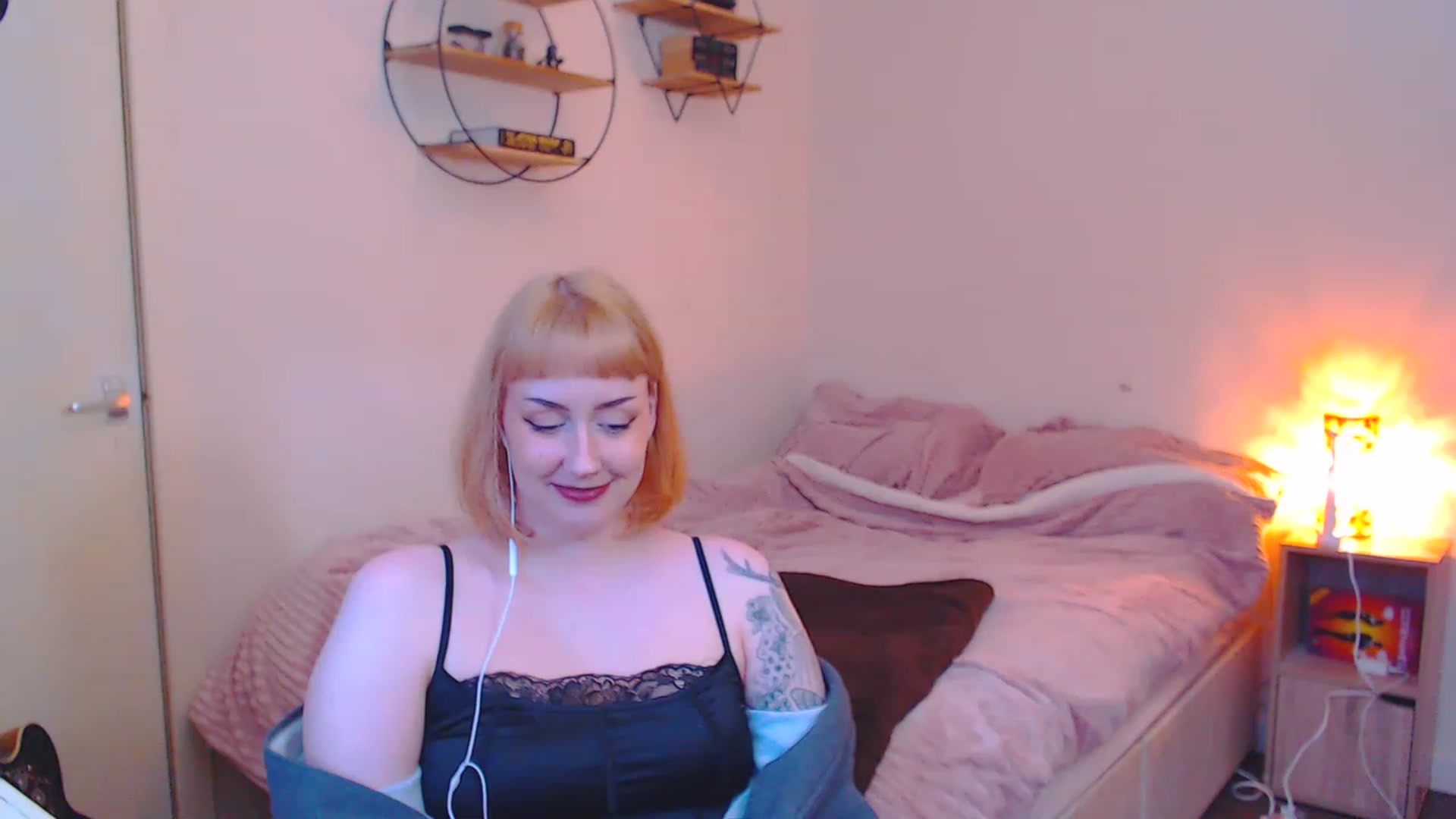 Gallery image thumbnail from MsXpertease's myfreecams stream on, 03/23/2023, 18:19 image 16 of 20