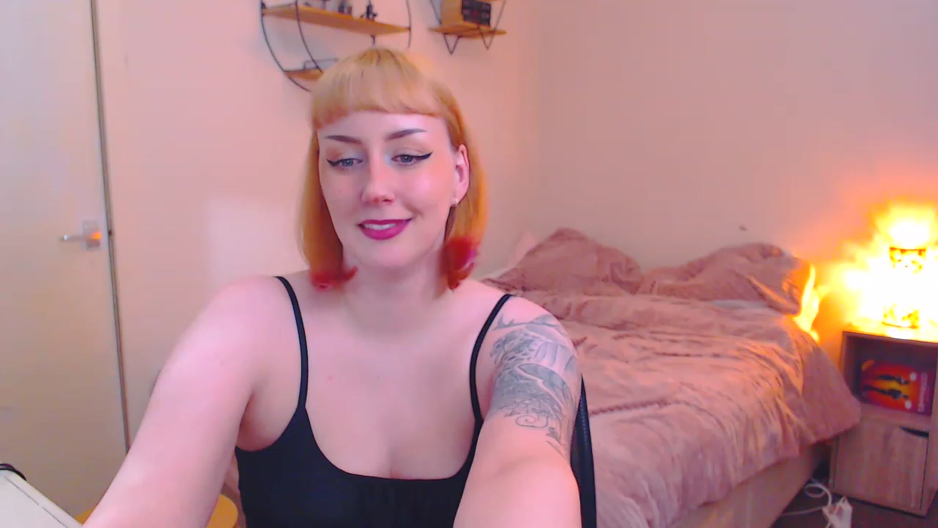 Gallery image thumbnail from MsXpertease's myfreecams stream on, 03/27/2023, 03:33 image 13 of 20