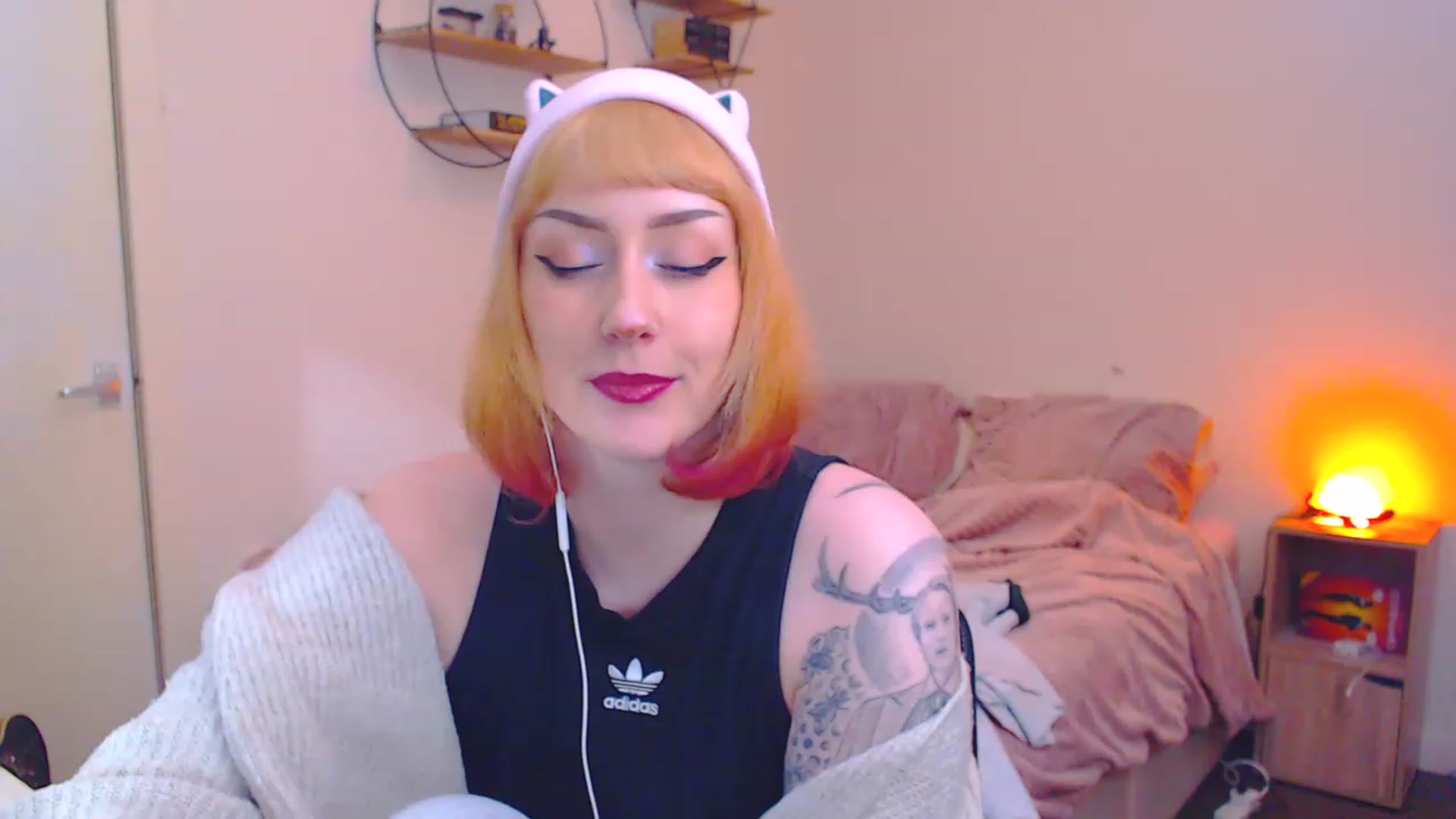 Gallery image thumbnail from MsXpertease's myfreecams stream on, 03/31/2023, 01:27 image 1 of 20