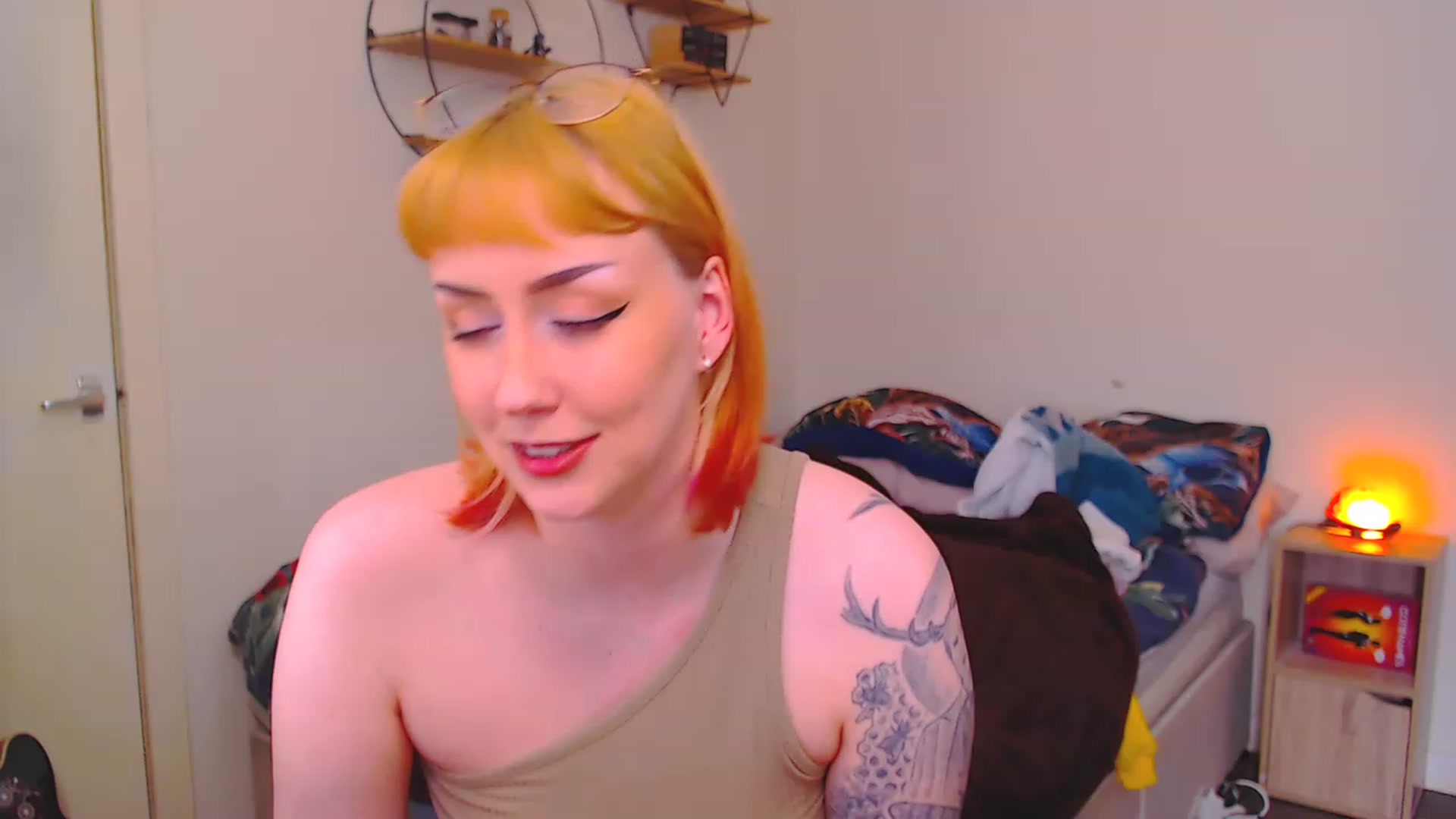 Gallery image thumbnail from MsXpertease's myfreecams stream on, 04/08/2023, 10:19 image 3 of 20