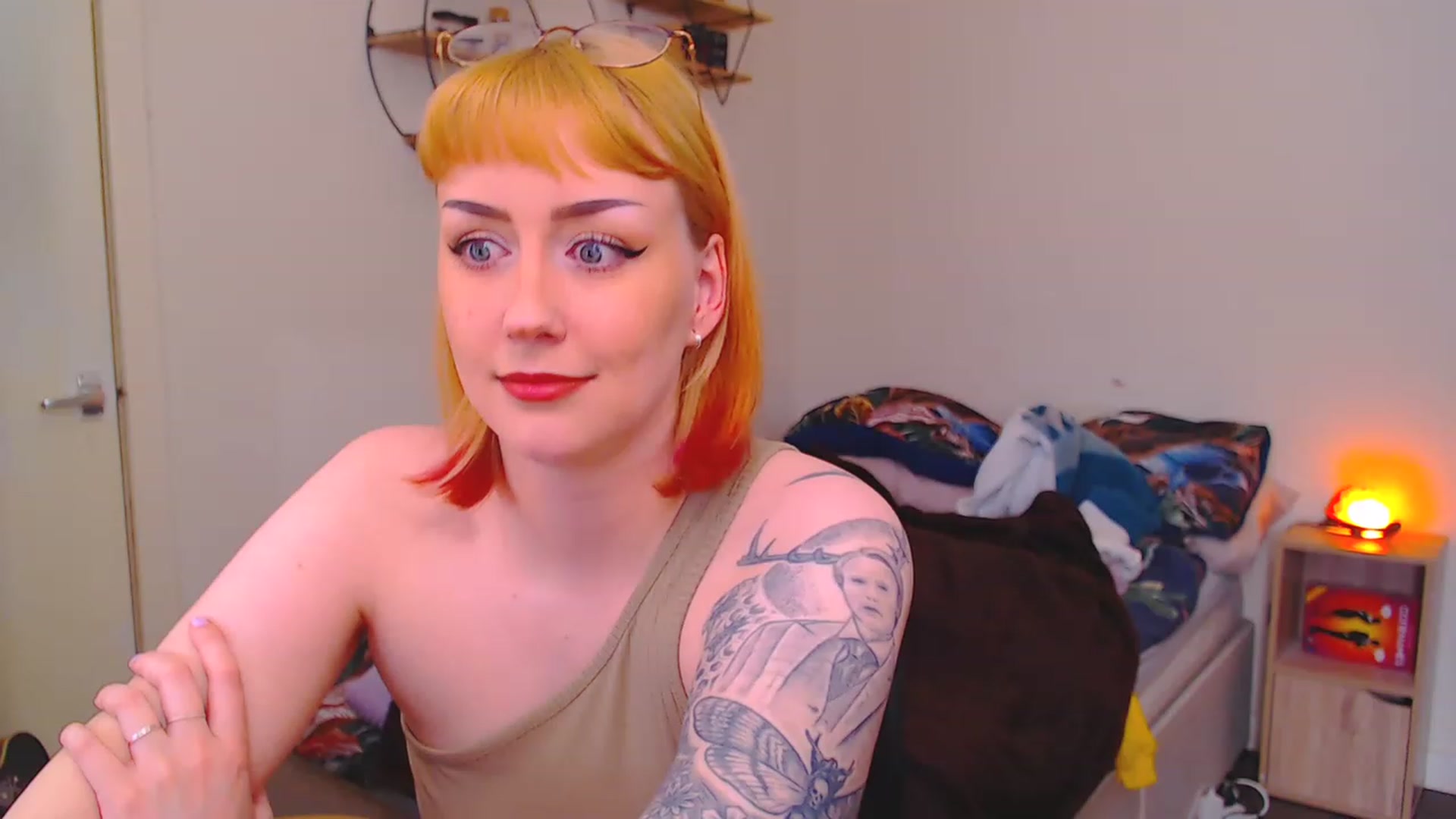 Gallery image thumbnail from MsXpertease's myfreecams stream on, 04/08/2023, 10:19 image 18 of 20