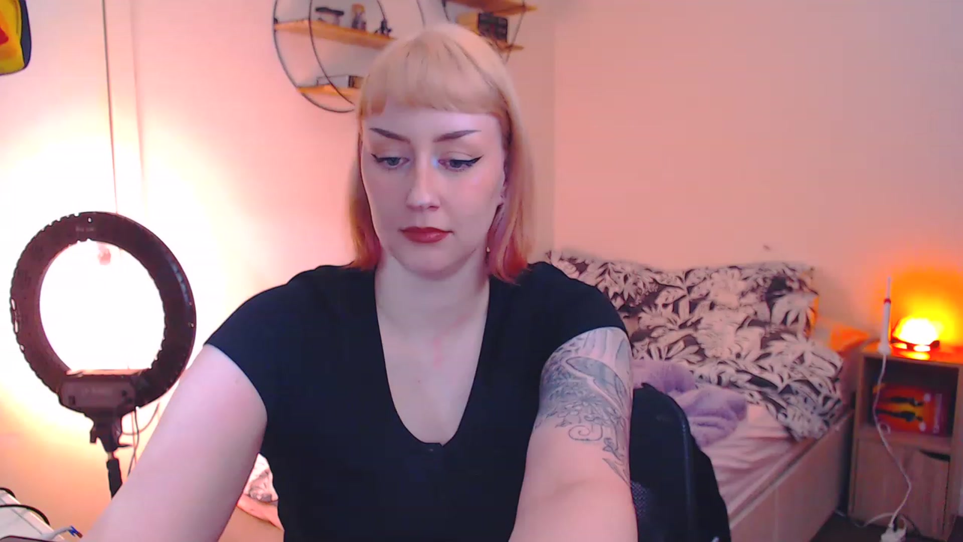 Gallery image thumbnail from MsXpertease's myfreecams stream on, 04/29/2023, 10:40 image 2 of 20