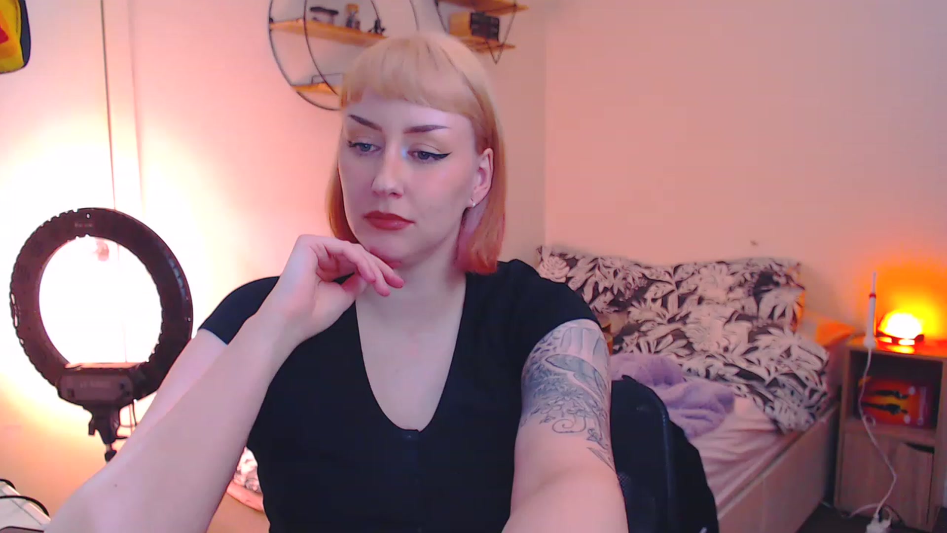 Gallery image thumbnail from MsXpertease's myfreecams stream on, 04/29/2023, 10:40 image 9 of 20
