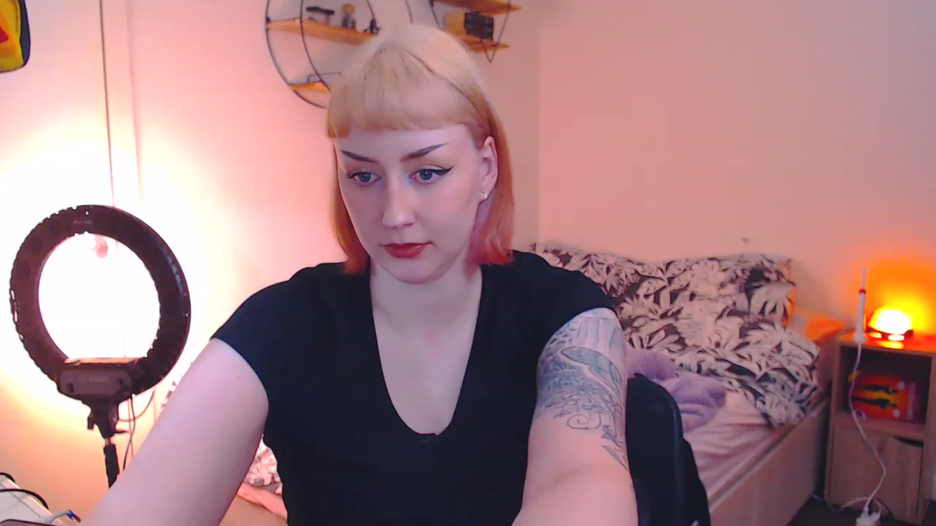 Gallery image thumbnail from MsXpertease's myfreecams stream on, 04/29/2023, 10:40 image 7 of 20
