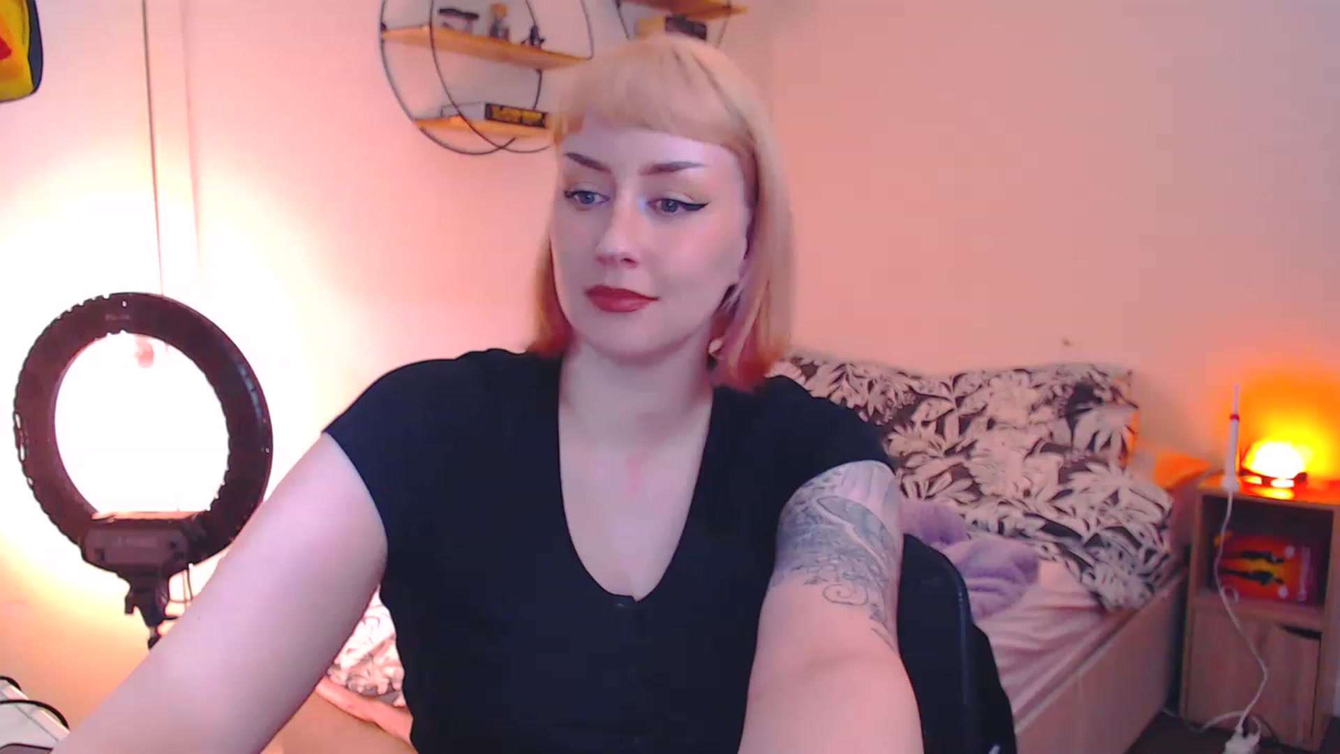 Gallery image thumbnail from MsXpertease's myfreecams stream on, 04/29/2023, 10:40 image 4 of 20
