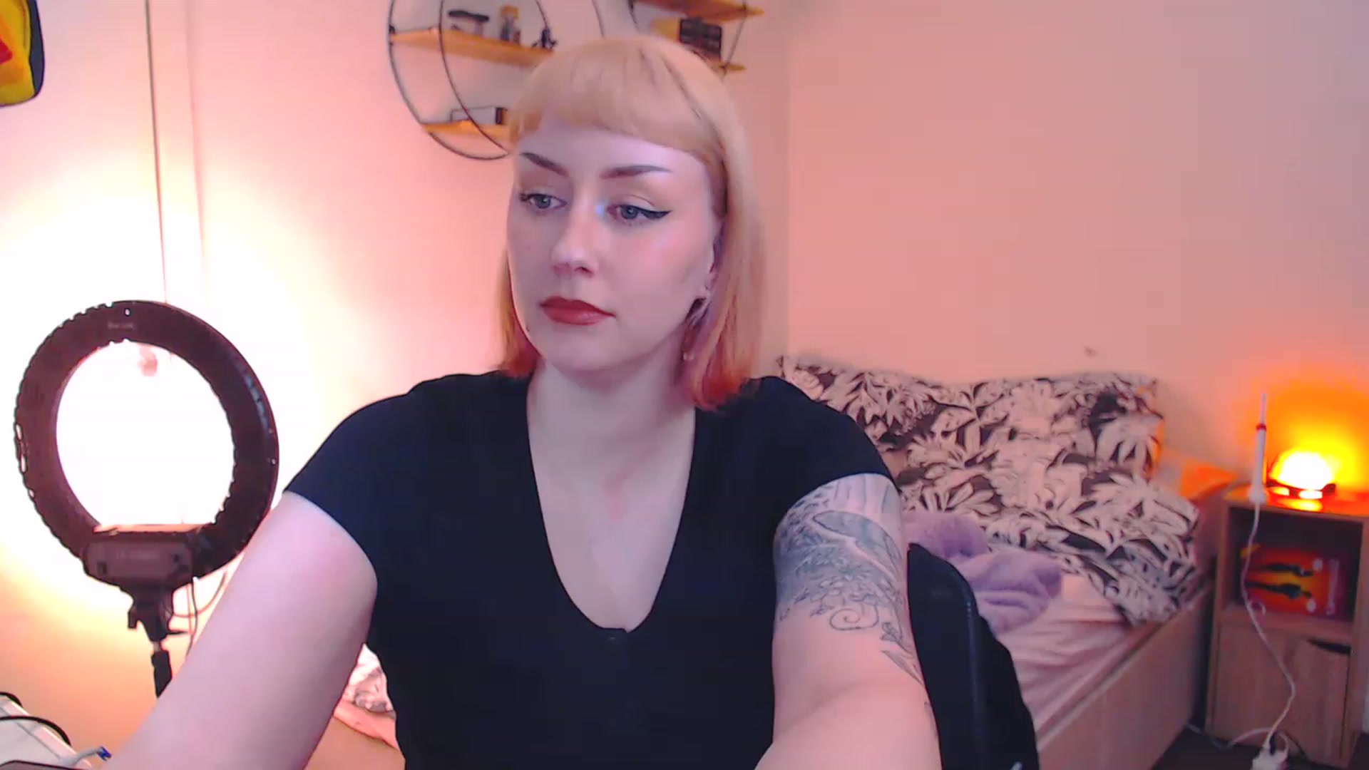 Gallery image thumbnail from MsXpertease's myfreecams stream on, 04/29/2023, 10:40 image 1 of 20
