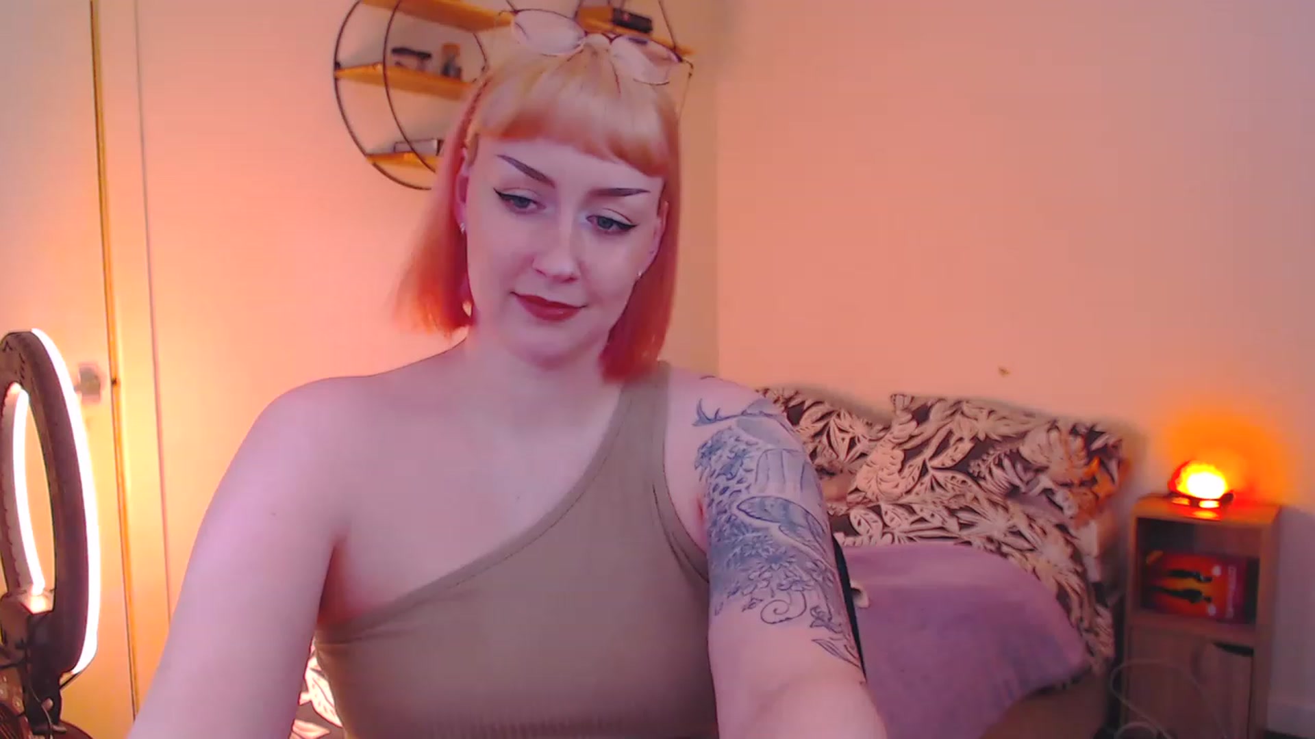 Gallery image thumbnail from MsXpertease's myfreecams stream on, 05/06/2023, 18:57 image 4 of 20