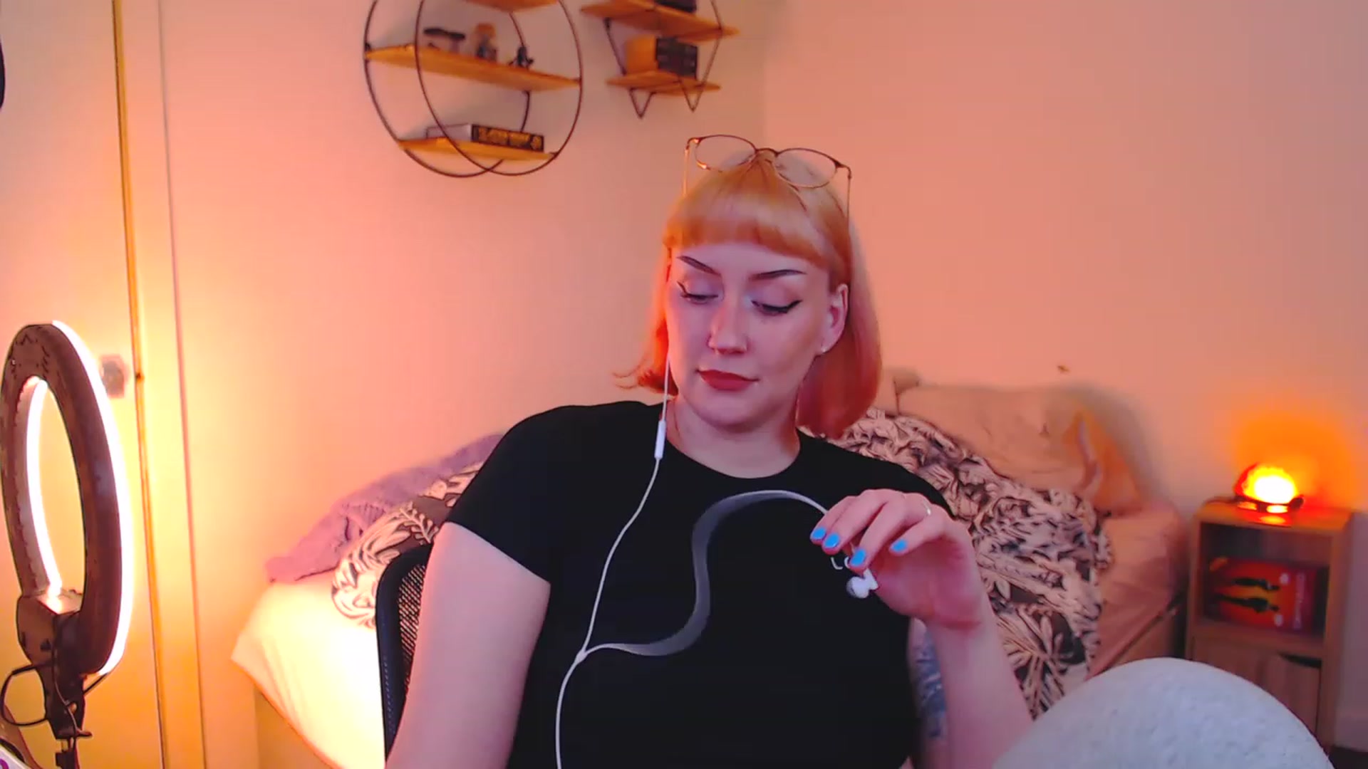 Gallery image thumbnail from MsXpertease's myfreecams stream on, 05/08/2023, 17:29 image 9 of 20