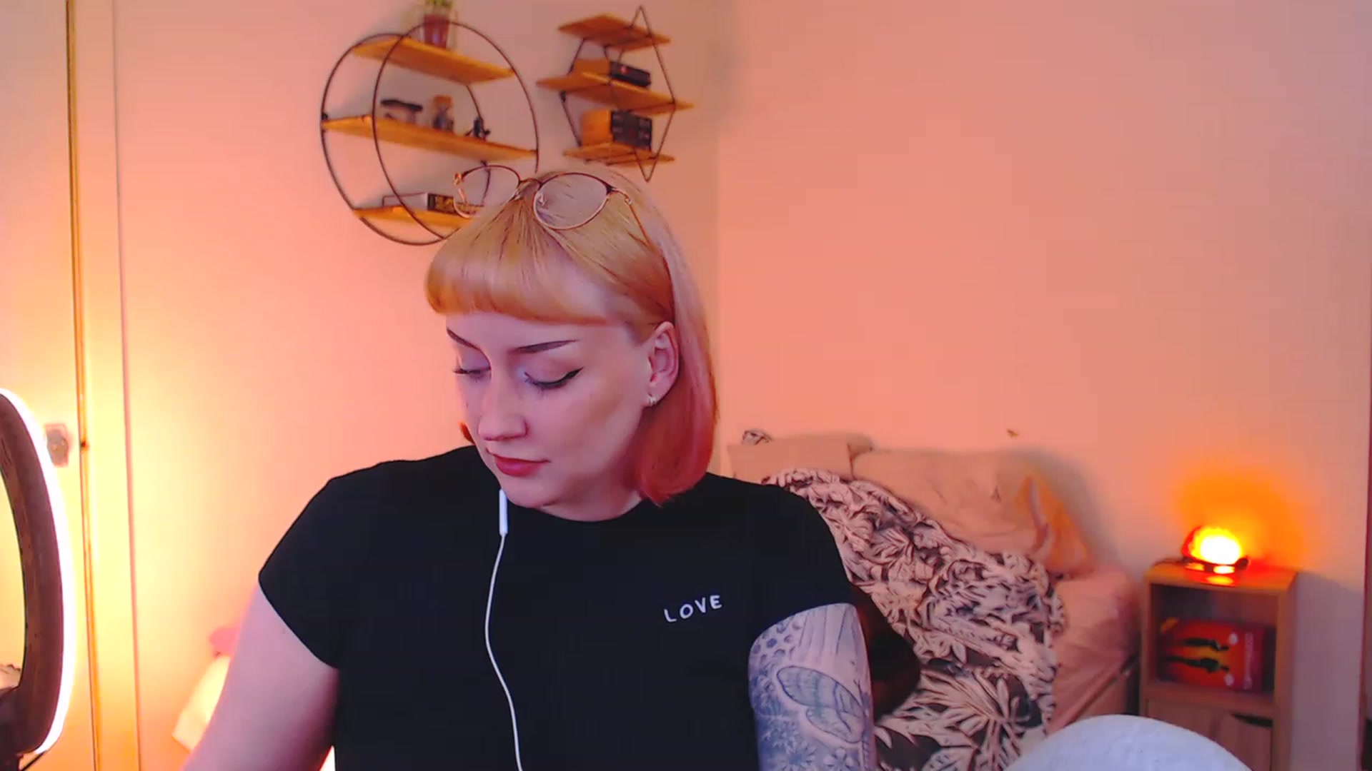 Gallery image thumbnail from MsXpertease's myfreecams stream on, 05/08/2023, 17:29 image 1 of 20