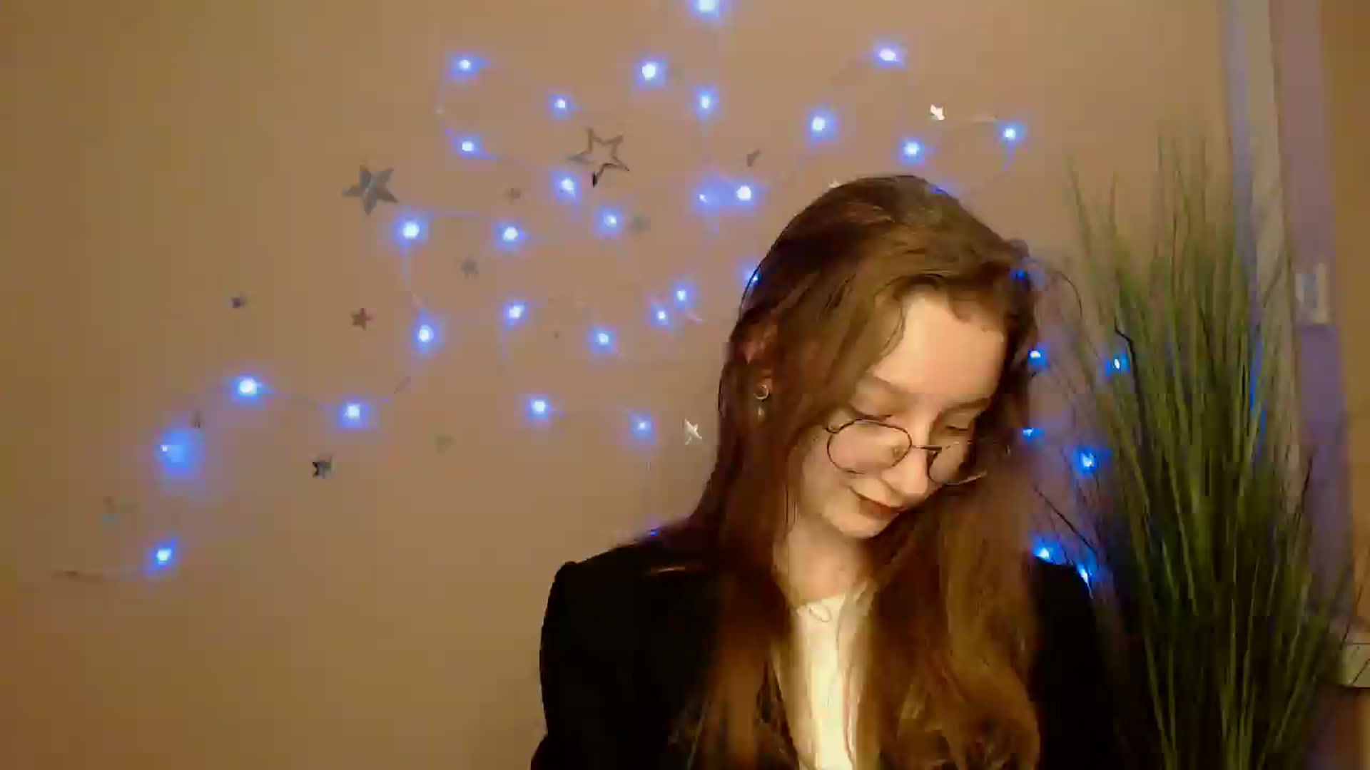 Gallery image thumbnail from Ms_Angel_'s myfreecams stream on, 12/15/2025, 16:19 image 17 of 20