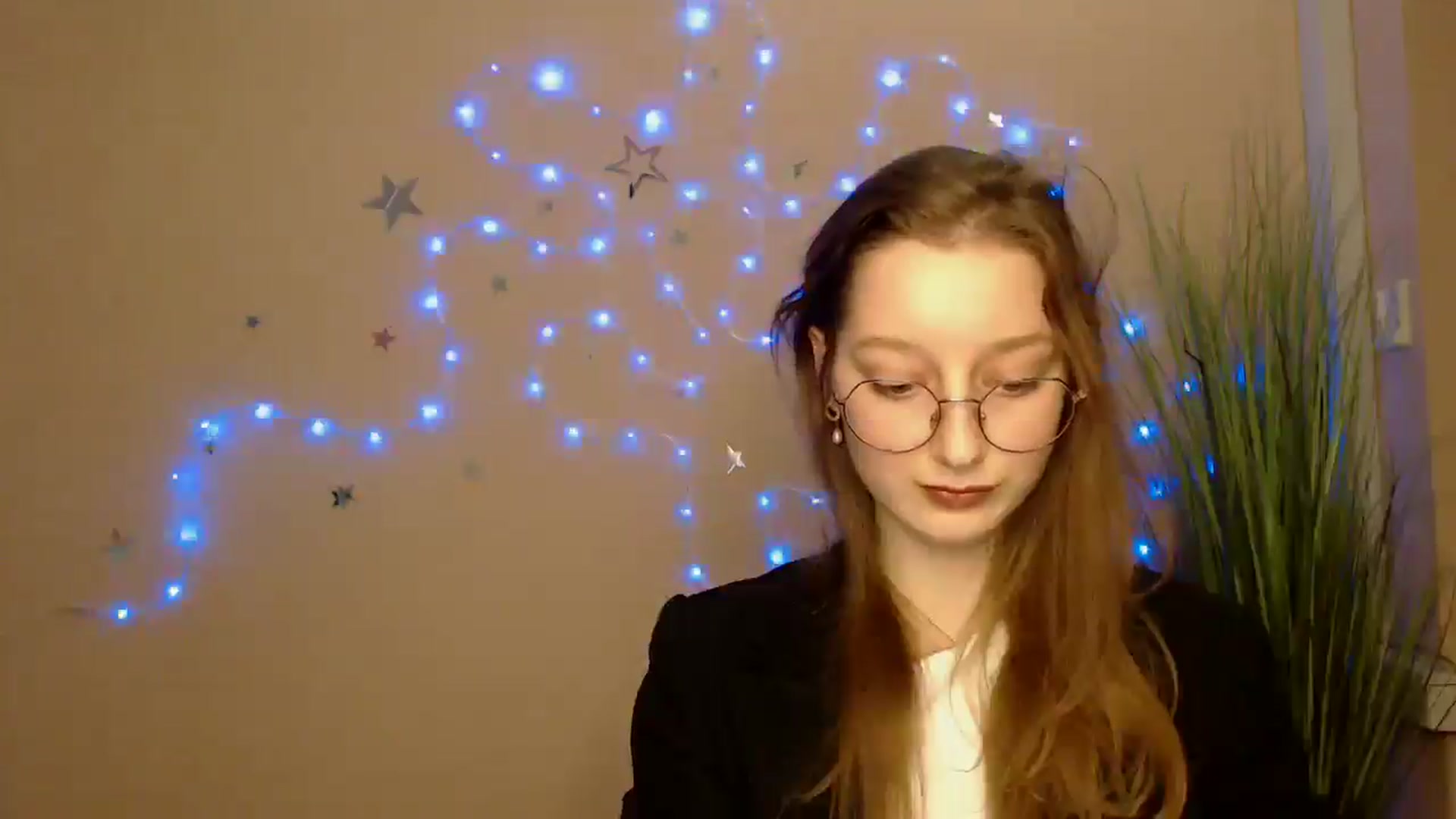 Gallery image thumbnail from Ms_Angel_'s myfreecams stream on, 12/15/2025, 16:19 image 13 of 20