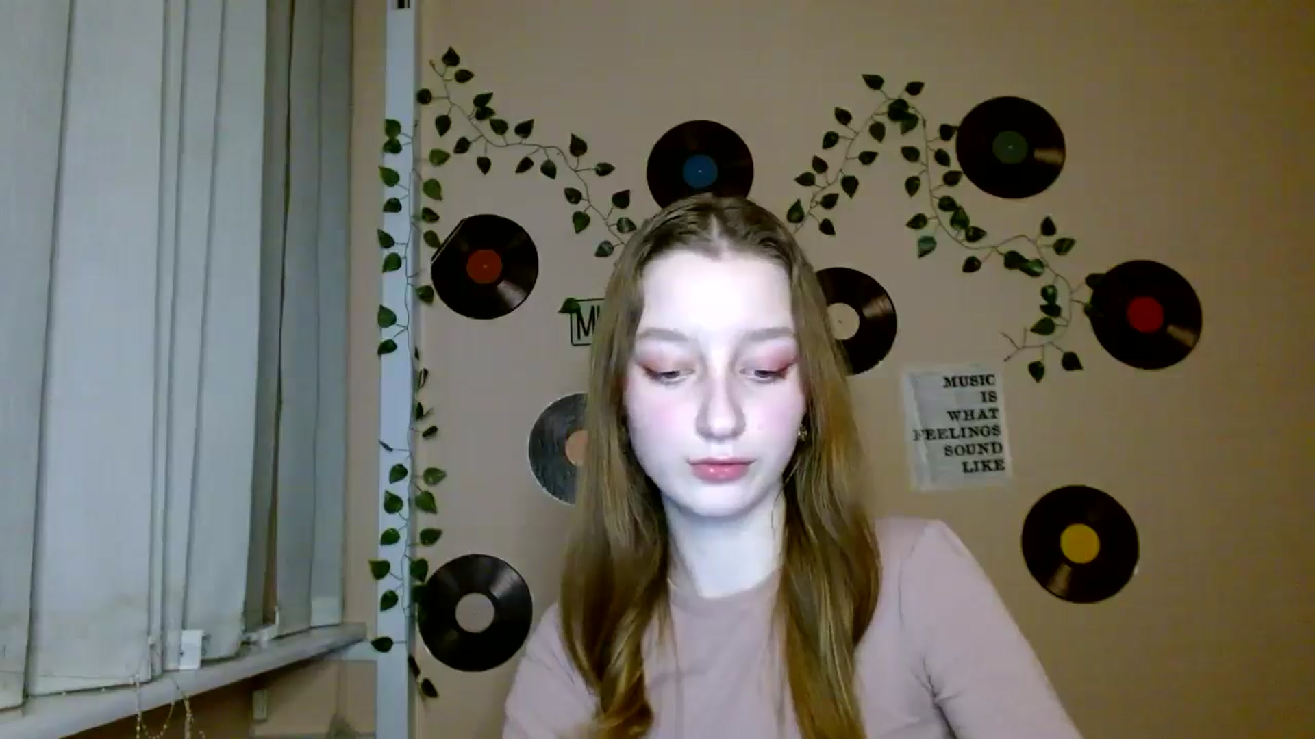 Gallery image thumbnail from Ms_Angel_'s myfreecams stream on, 12/16/2025, 19:28 image 14 of 20
