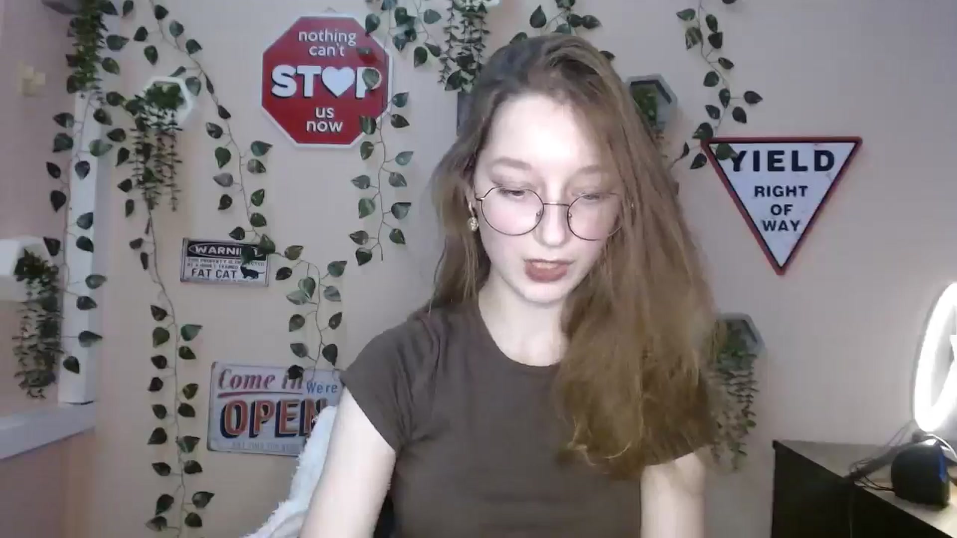 Gallery image thumbnail from Ms_Angel_'s myfreecams stream on, 12/22/2025, 17:31 image 17 of 20