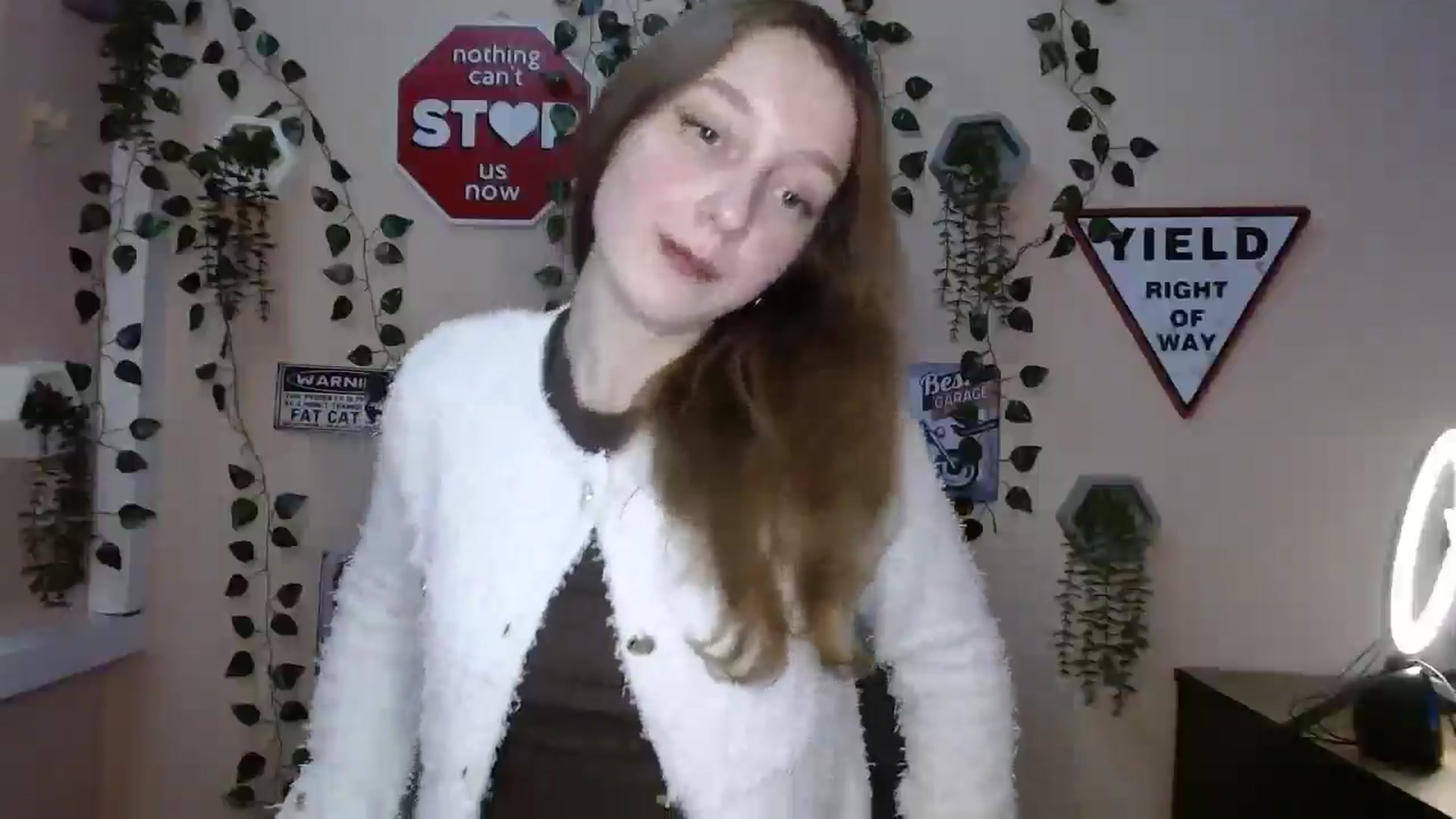 Gallery image thumbnail from Ms_Angel_'s myfreecams stream on, 12/22/2025, 17:31 image 8 of 20