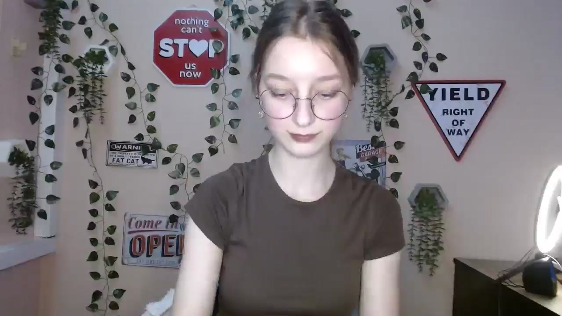 Gallery image thumbnail from Ms_Angel_'s myfreecams stream on, 12/22/2025, 17:31 image 12 of 20