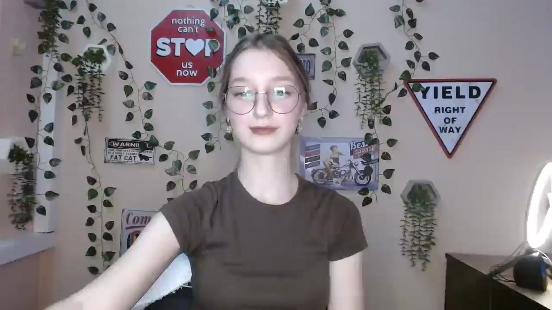 Gallery image thumbnail from Ms_Angel_'s myfreecams stream on, 12/22/2025, 17:31 image 13 of 20