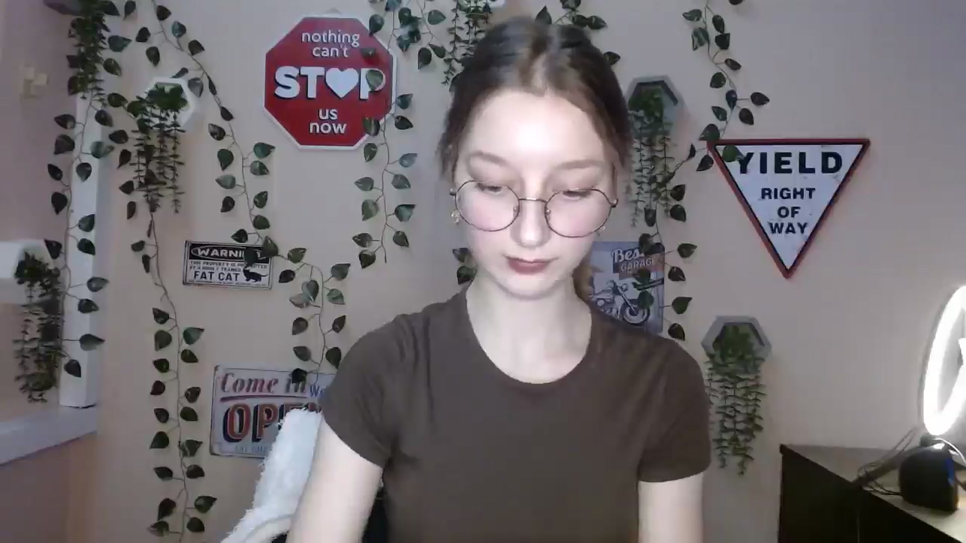 Gallery image thumbnail from Ms_Angel_'s myfreecams stream on, 12/22/2025, 17:31 image 14 of 20
