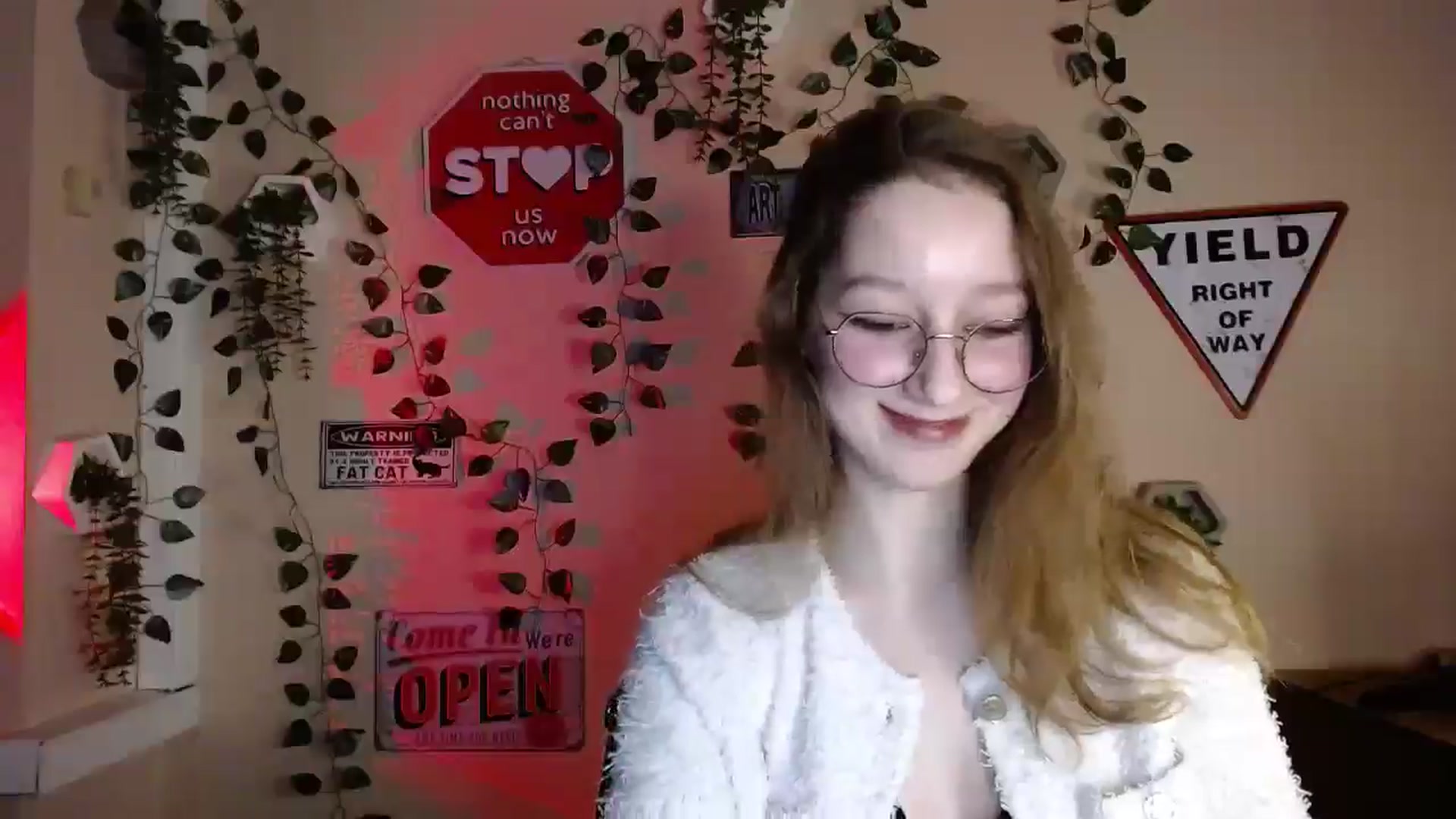 Gallery image thumbnail from Ms_Angel_'s myfreecams stream on, 12/25/2025, 18:56 image 16 of 20