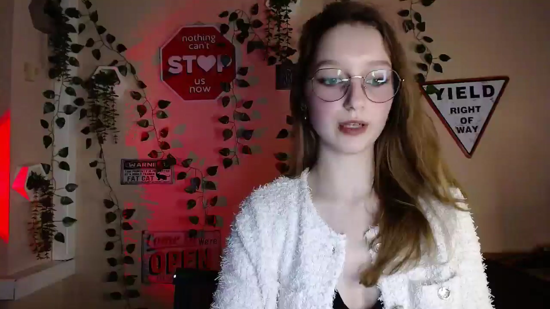 Gallery image thumbnail from Ms_Angel_'s myfreecams stream on, 12/25/2025, 18:56 image 13 of 20