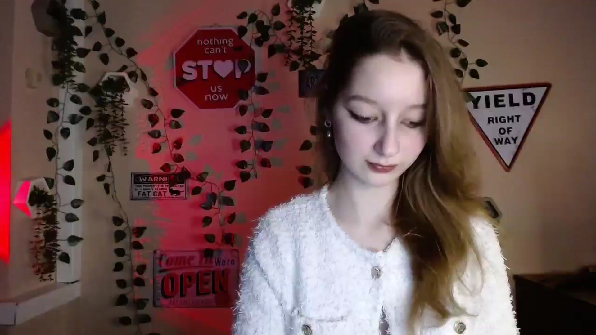 Gallery image thumbnail from Ms_Angel_'s myfreecams stream on, 12/25/2025, 18:56 image 2 of 20