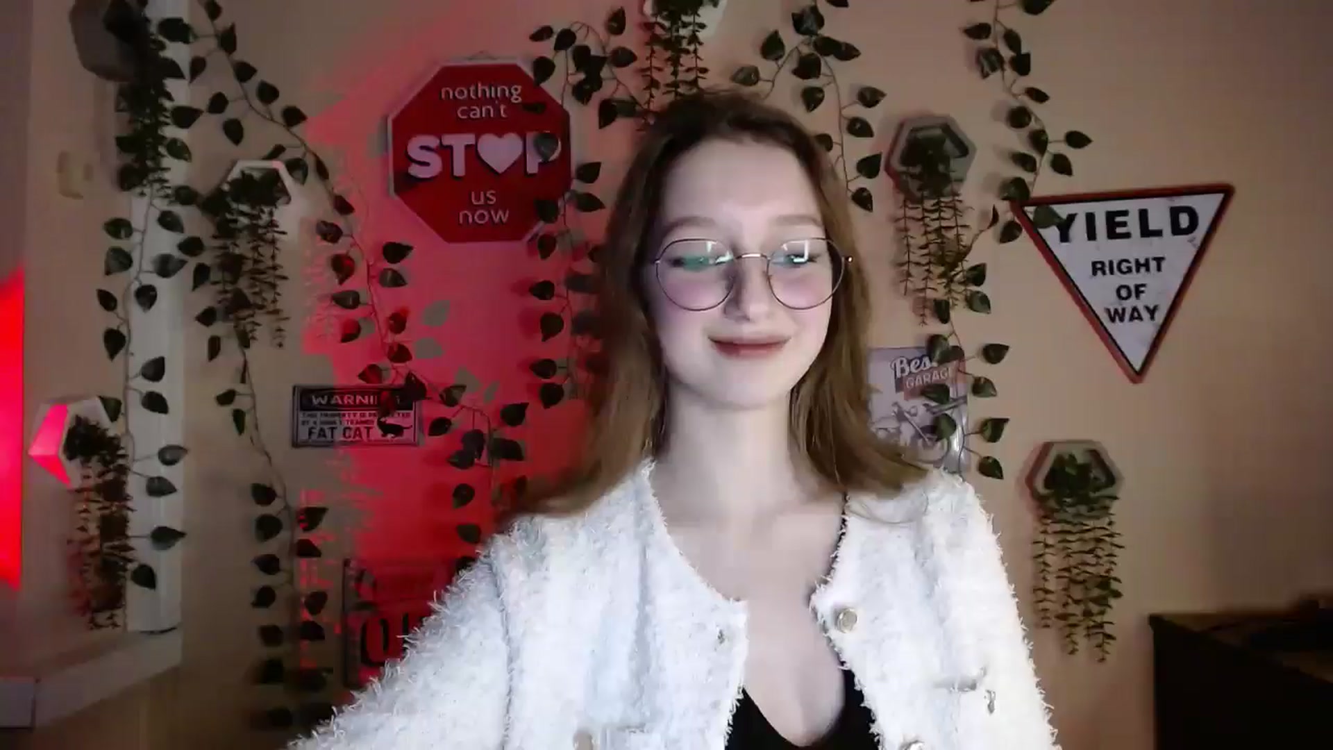 Gallery image thumbnail from Ms_Angel_'s myfreecams stream on, 12/25/2025, 18:56 image 15 of 20