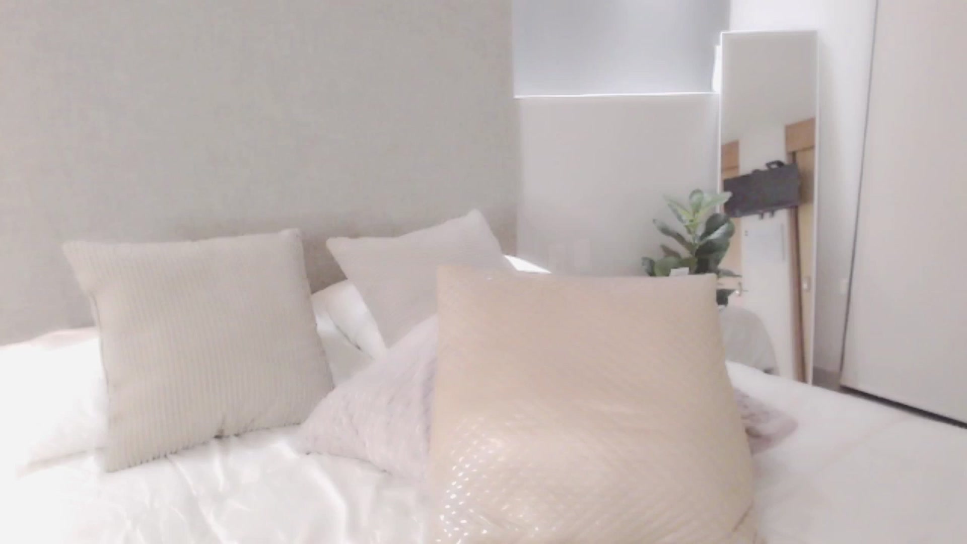 Gallery image thumbnail from Ms_Brenda's myfreecams stream on, 11/19/2022, 03:32 image 5 of 20