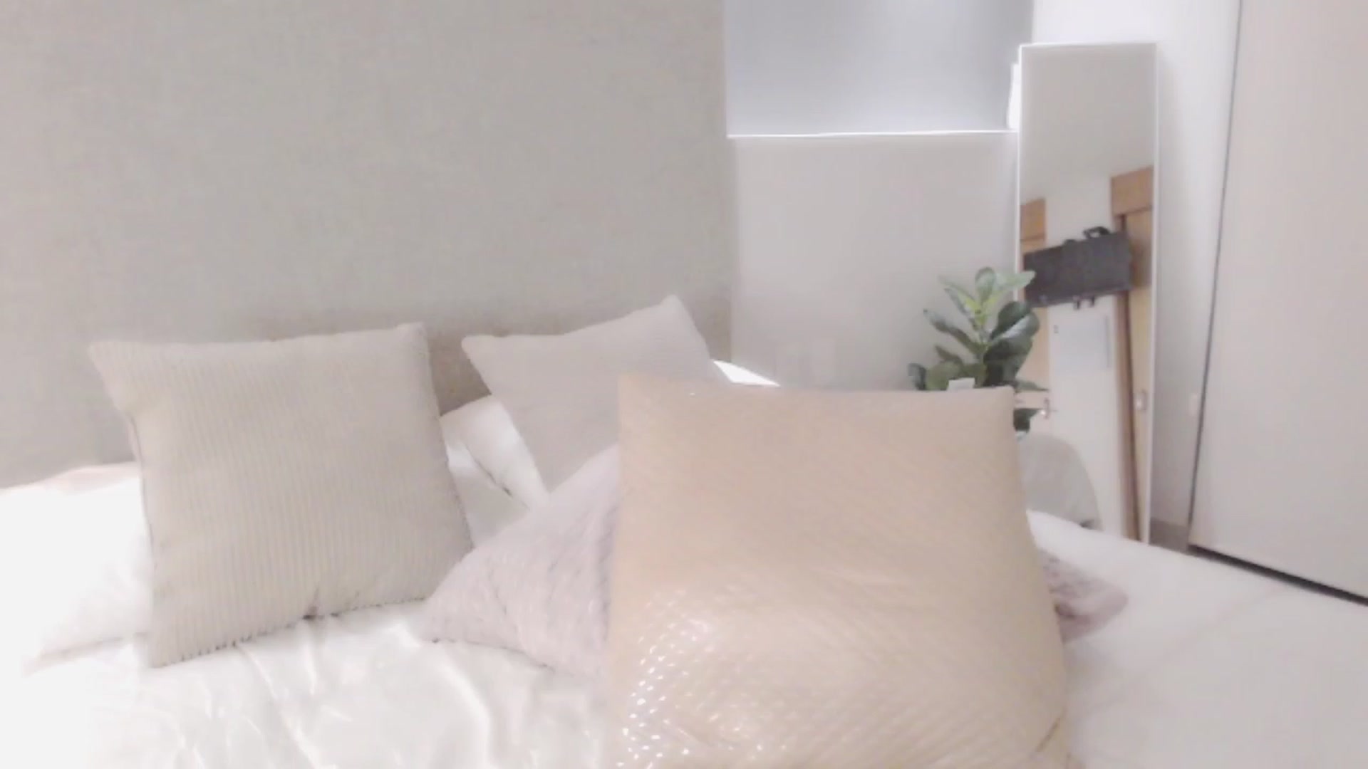 Gallery image thumbnail from Ms_Brenda's myfreecams stream on, 11/19/2022, 03:32 image 4 of 20